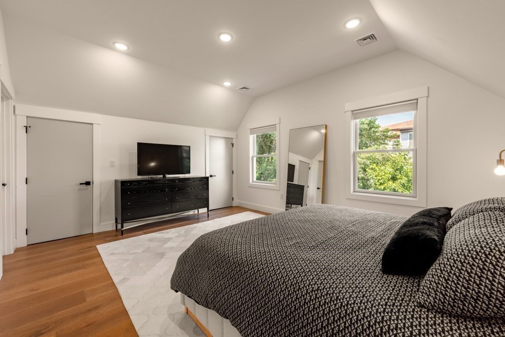 13 Grand View Avenue # 2