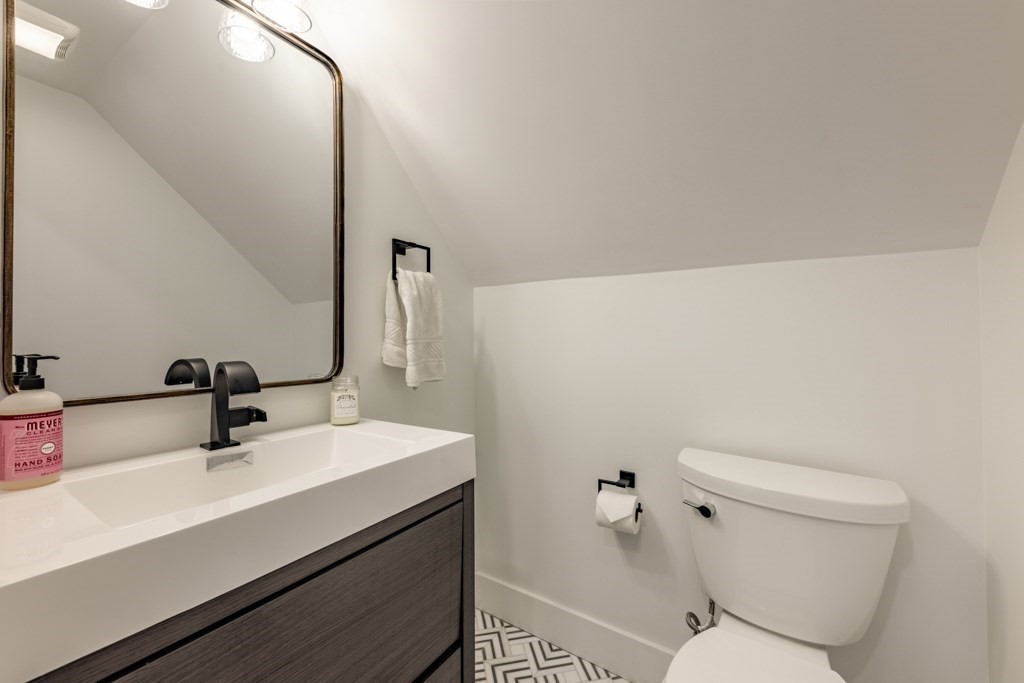 13 Grand View Avenue # 2