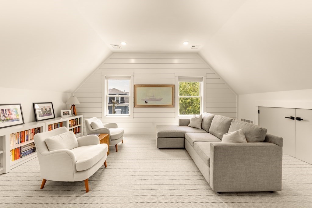 13 Grand View Avenue # 2