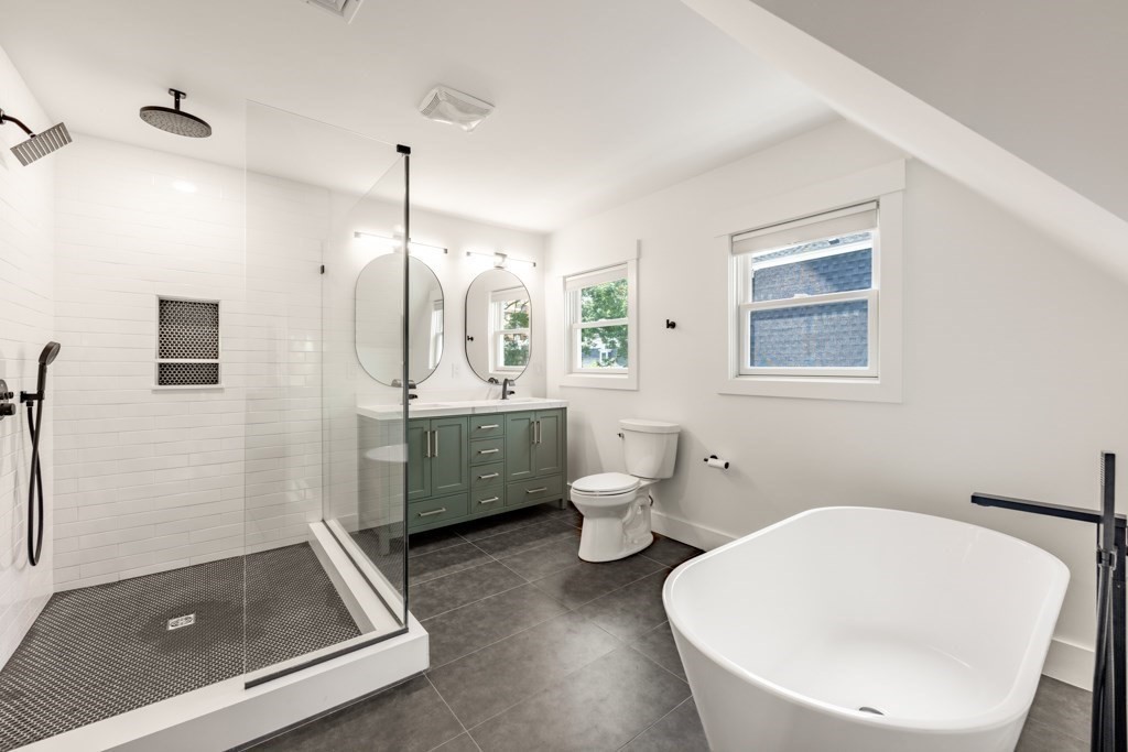 13 Grand View Avenue # 2