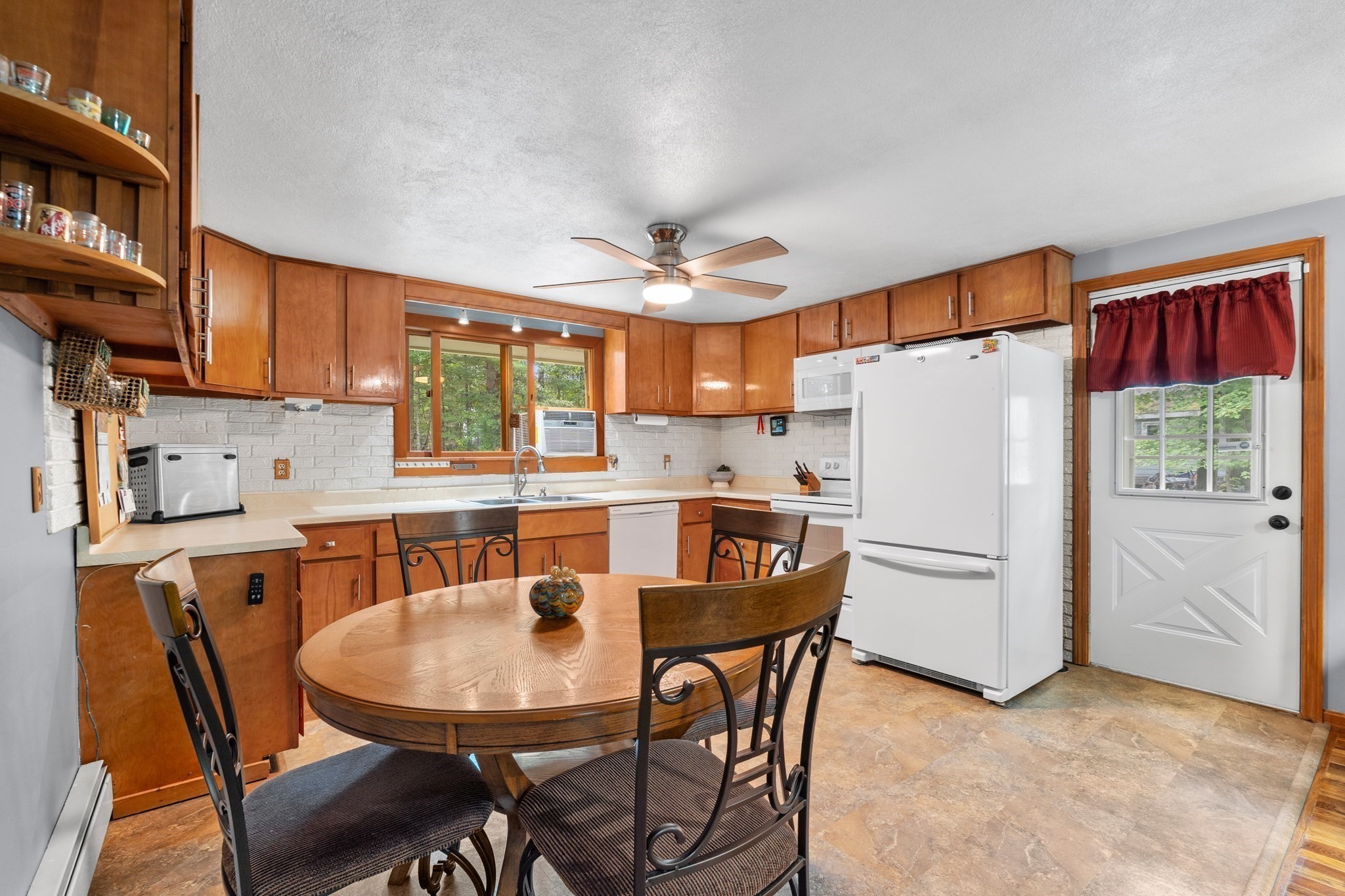 225 Taylor Rd