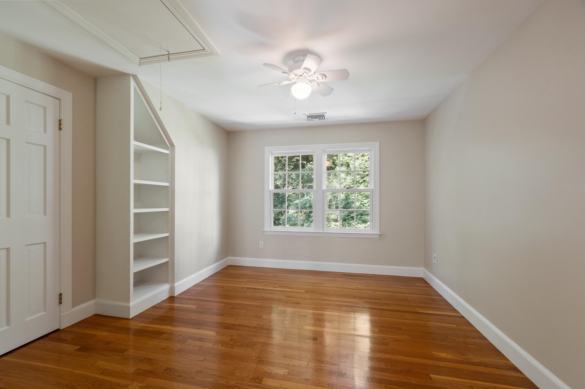 5 Tavern Ln