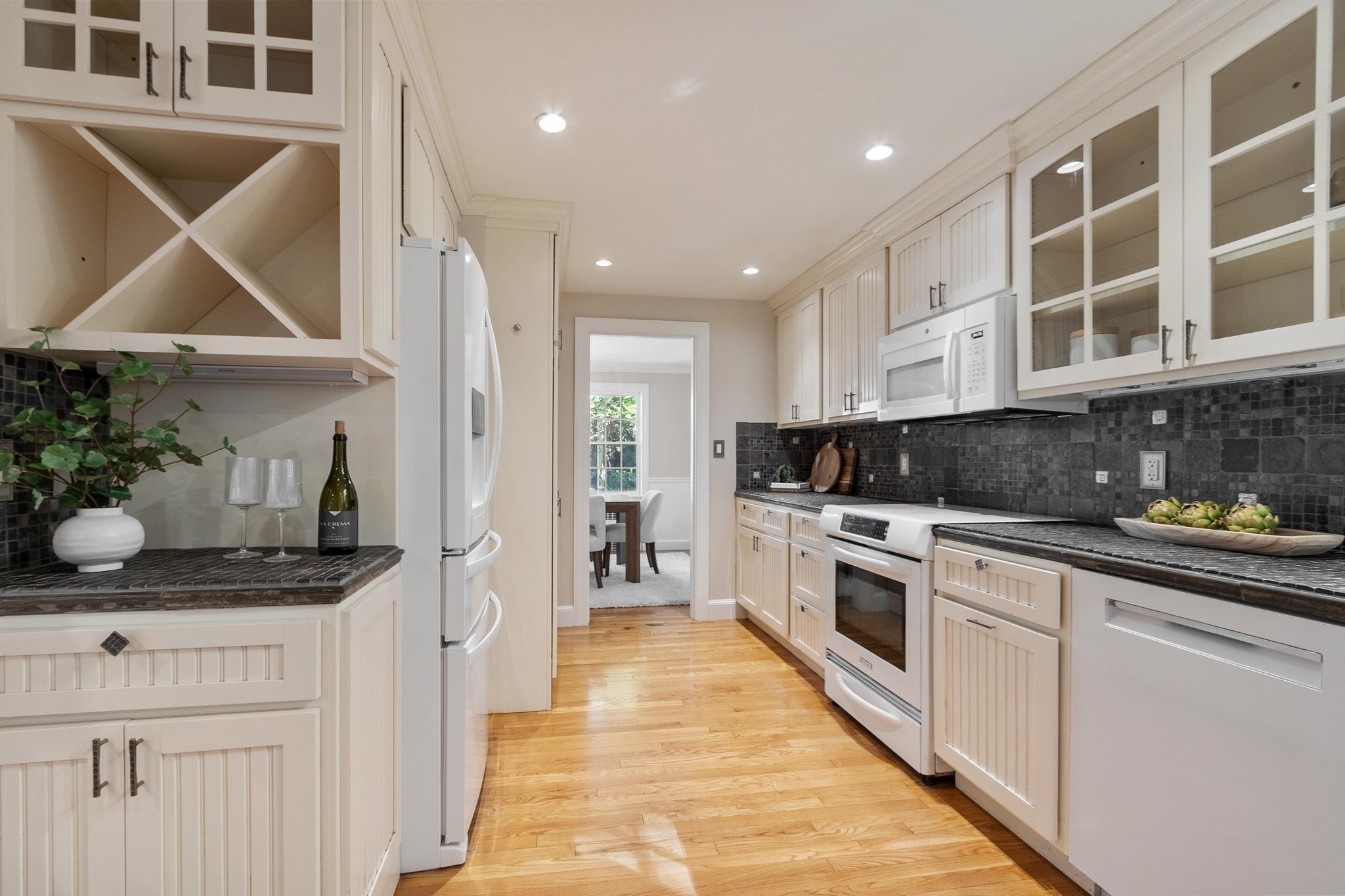 5 Tavern Ln