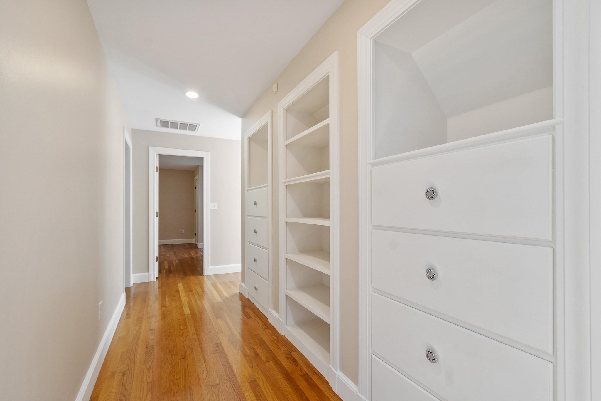 5 Tavern Ln