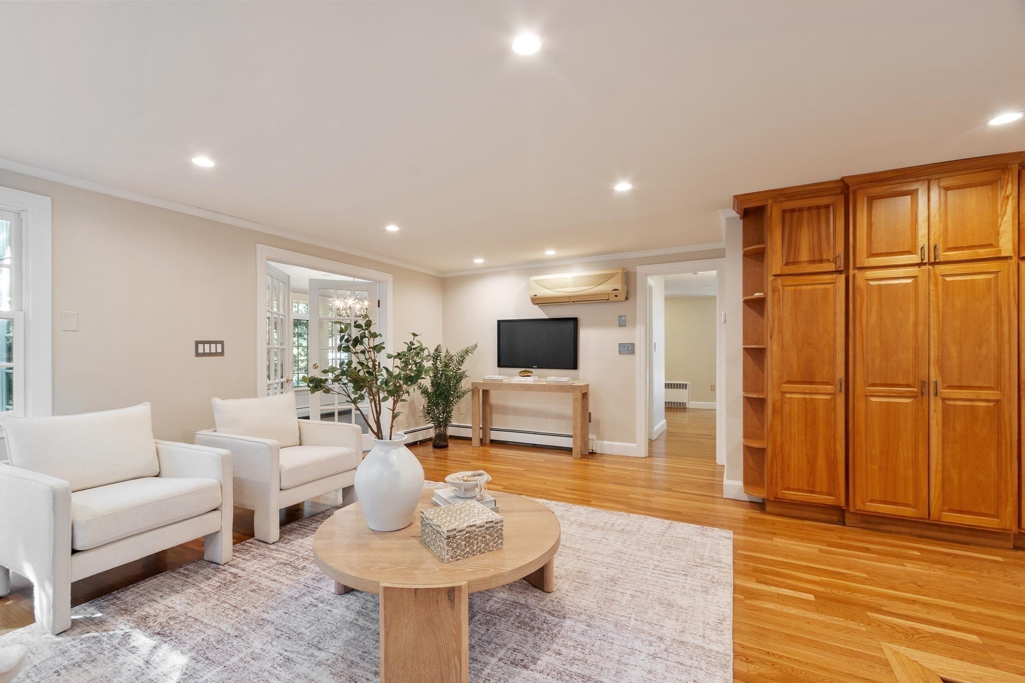 5 Tavern Ln