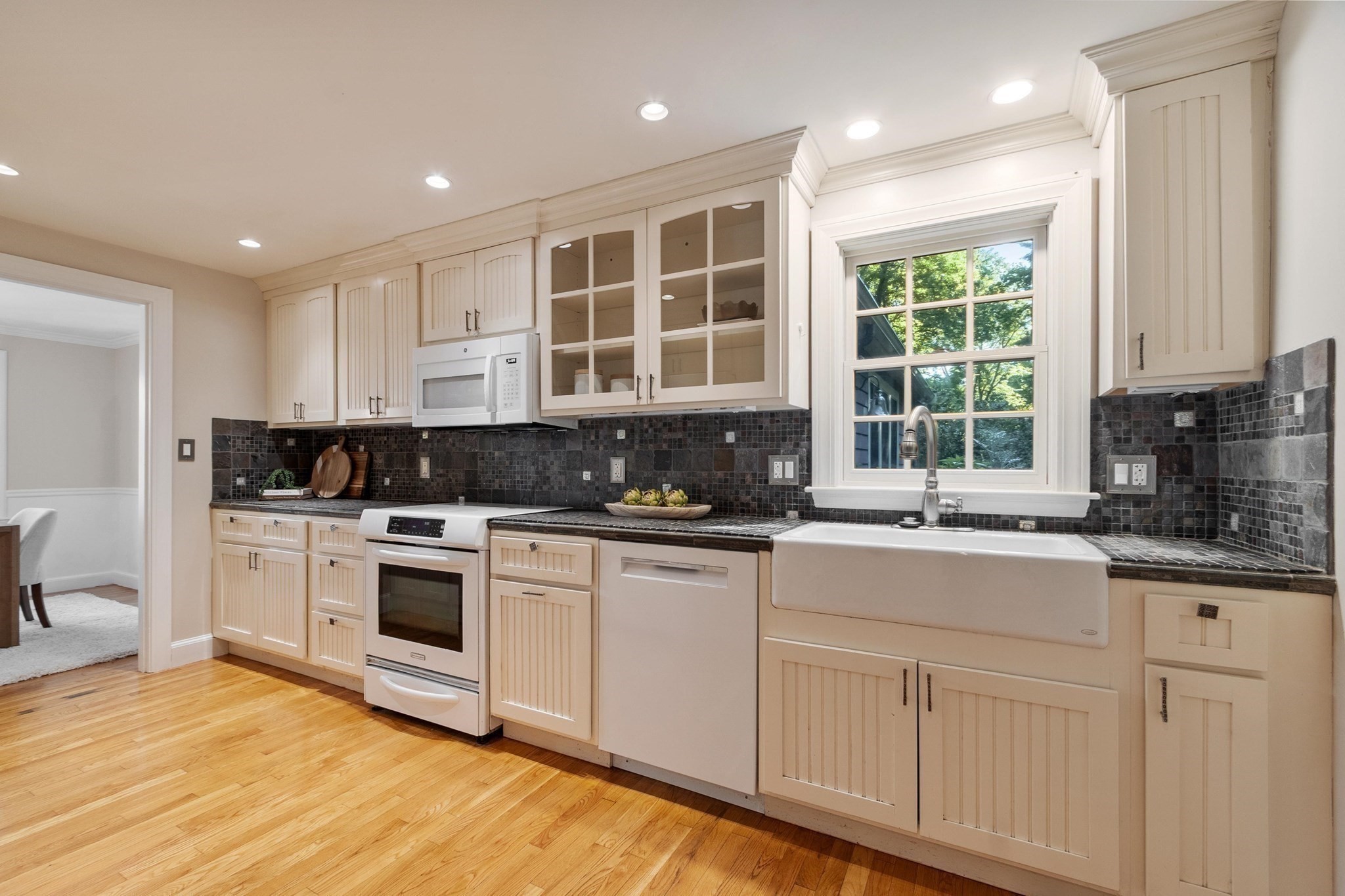 5 Tavern Ln