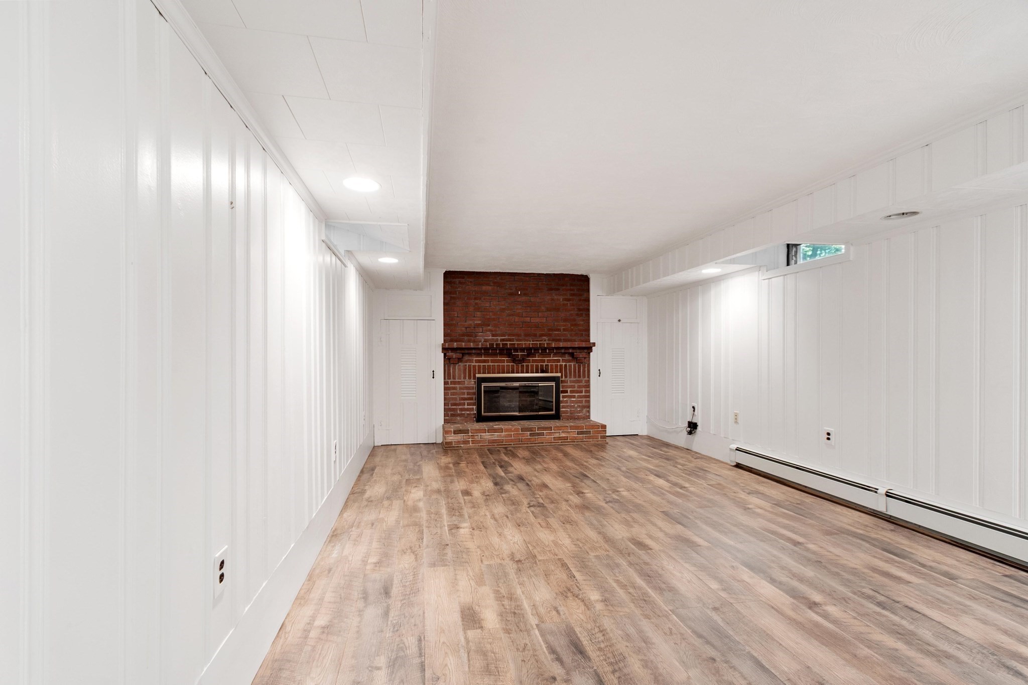 5 Tavern Ln