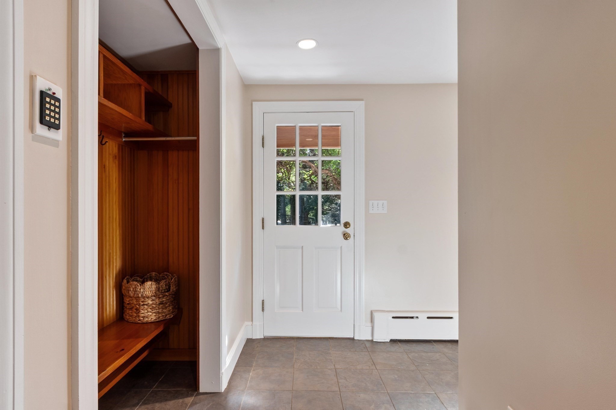 5 Tavern Ln