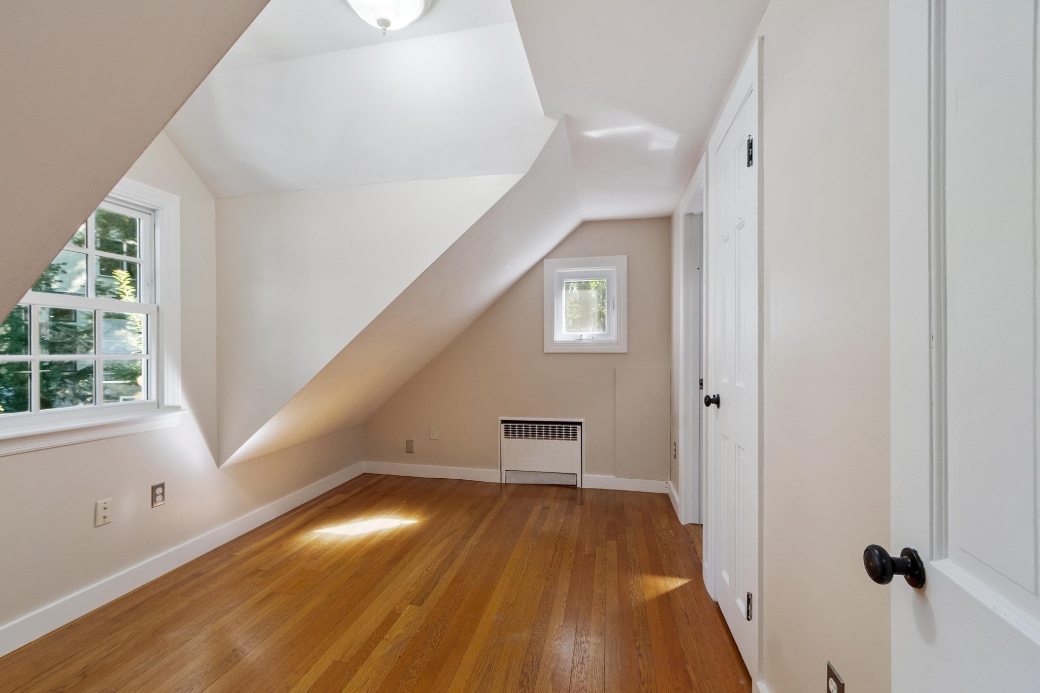 5 Tavern Ln