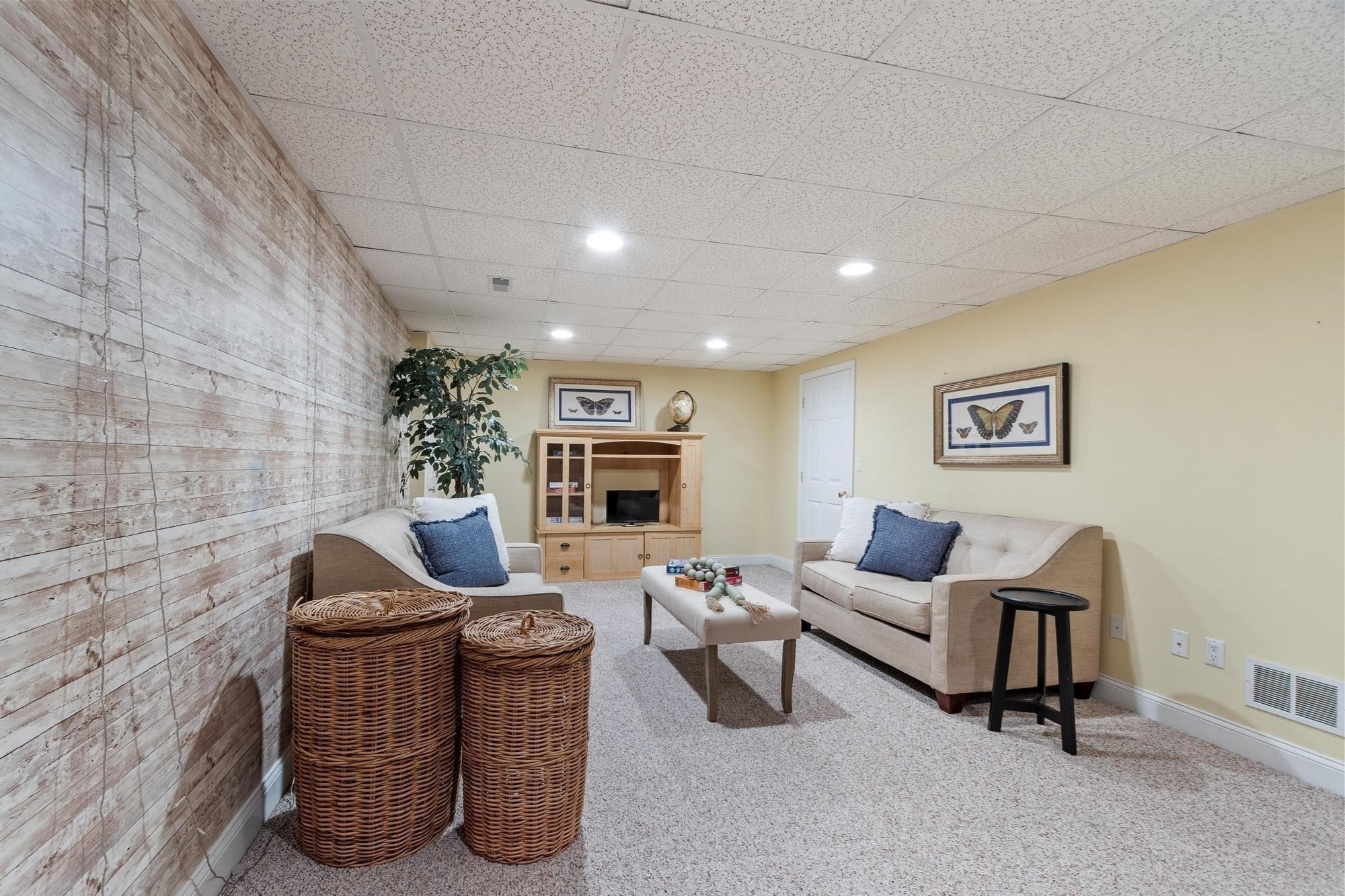 160 Groton Rd