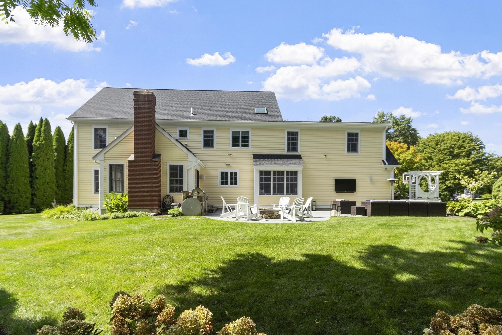 7 Sweeney Ridge Rd