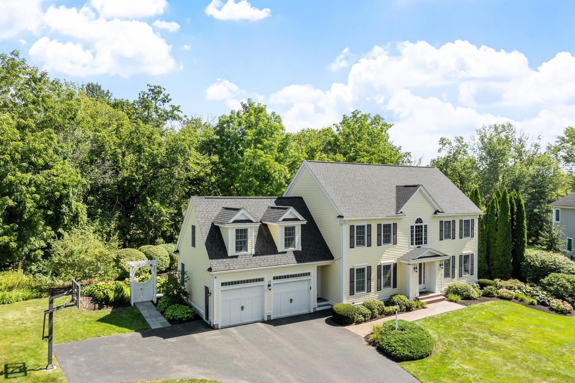 7 Sweeney Ridge Rd