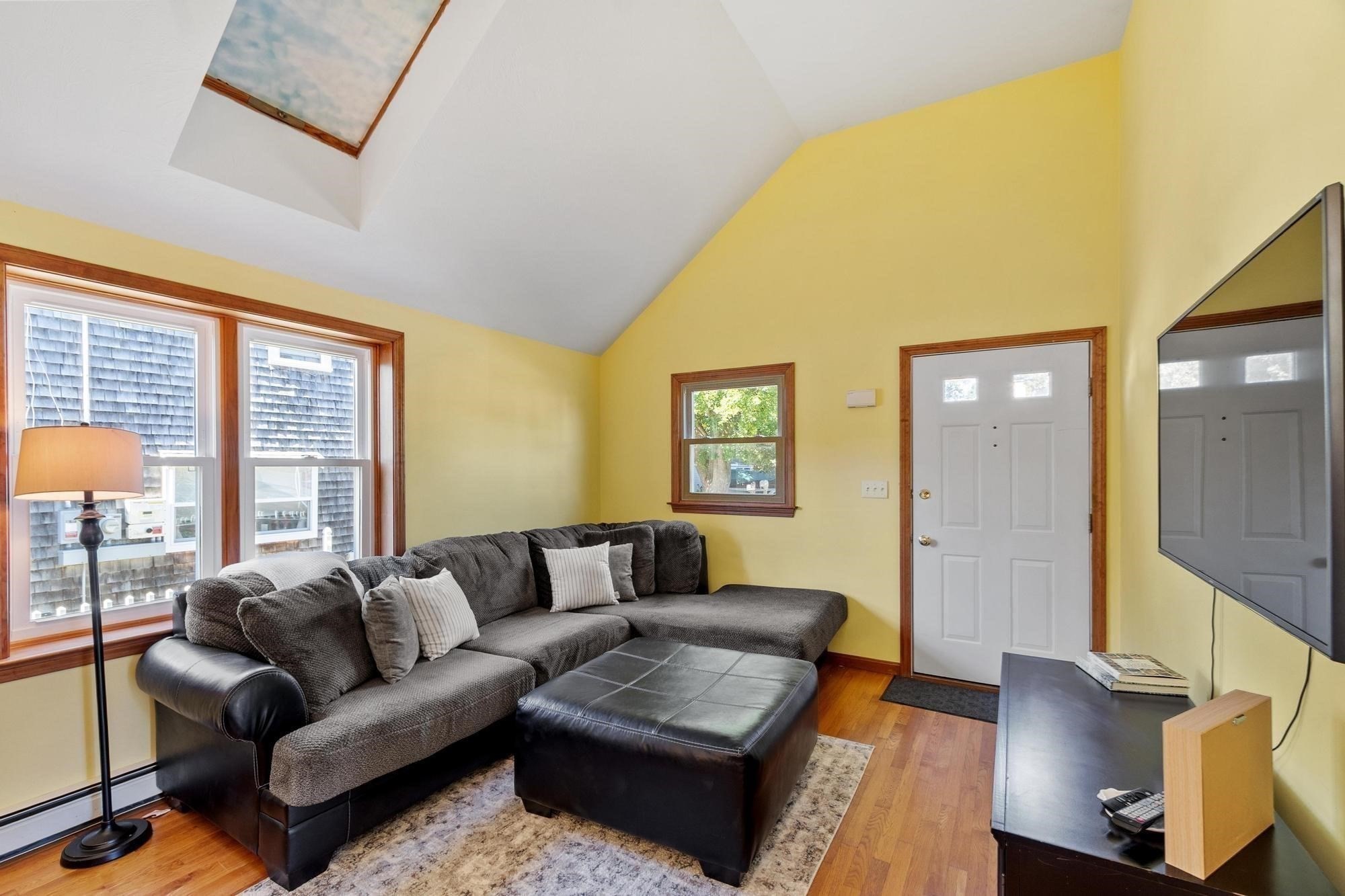 103 Allan Street # 103