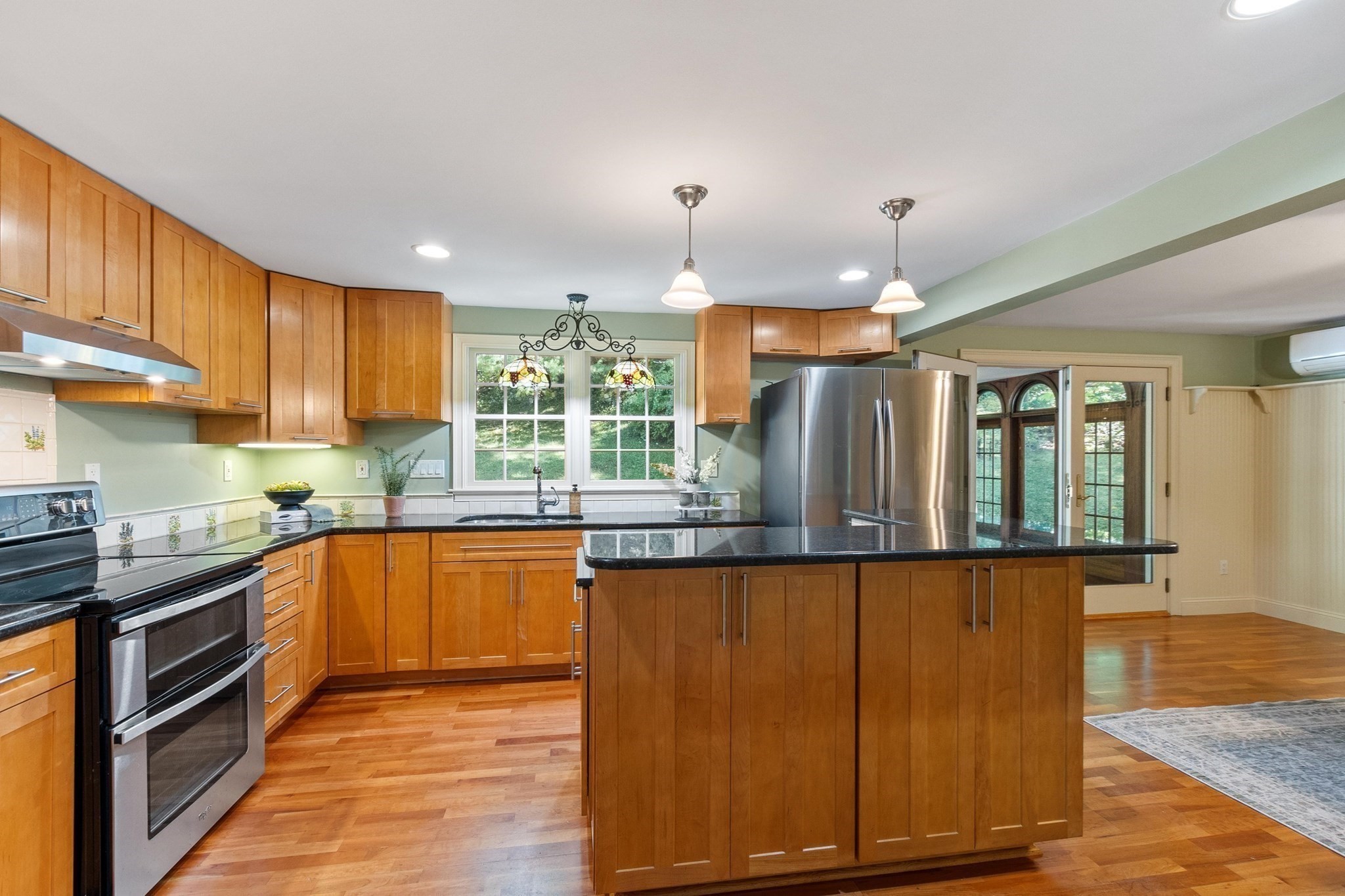 58 Gates Ln