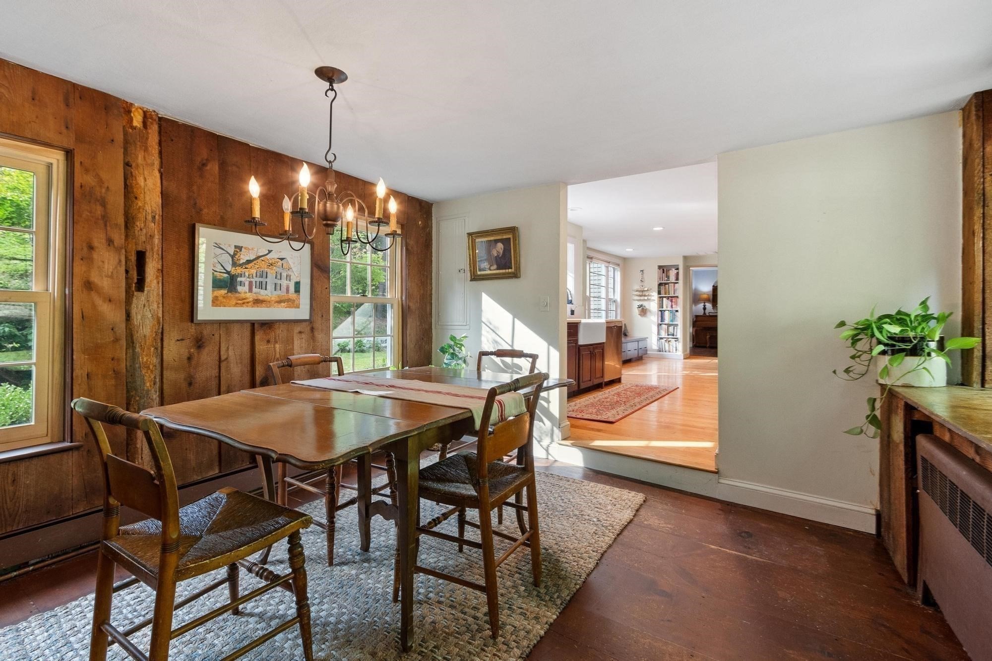 533 Lowell Rd