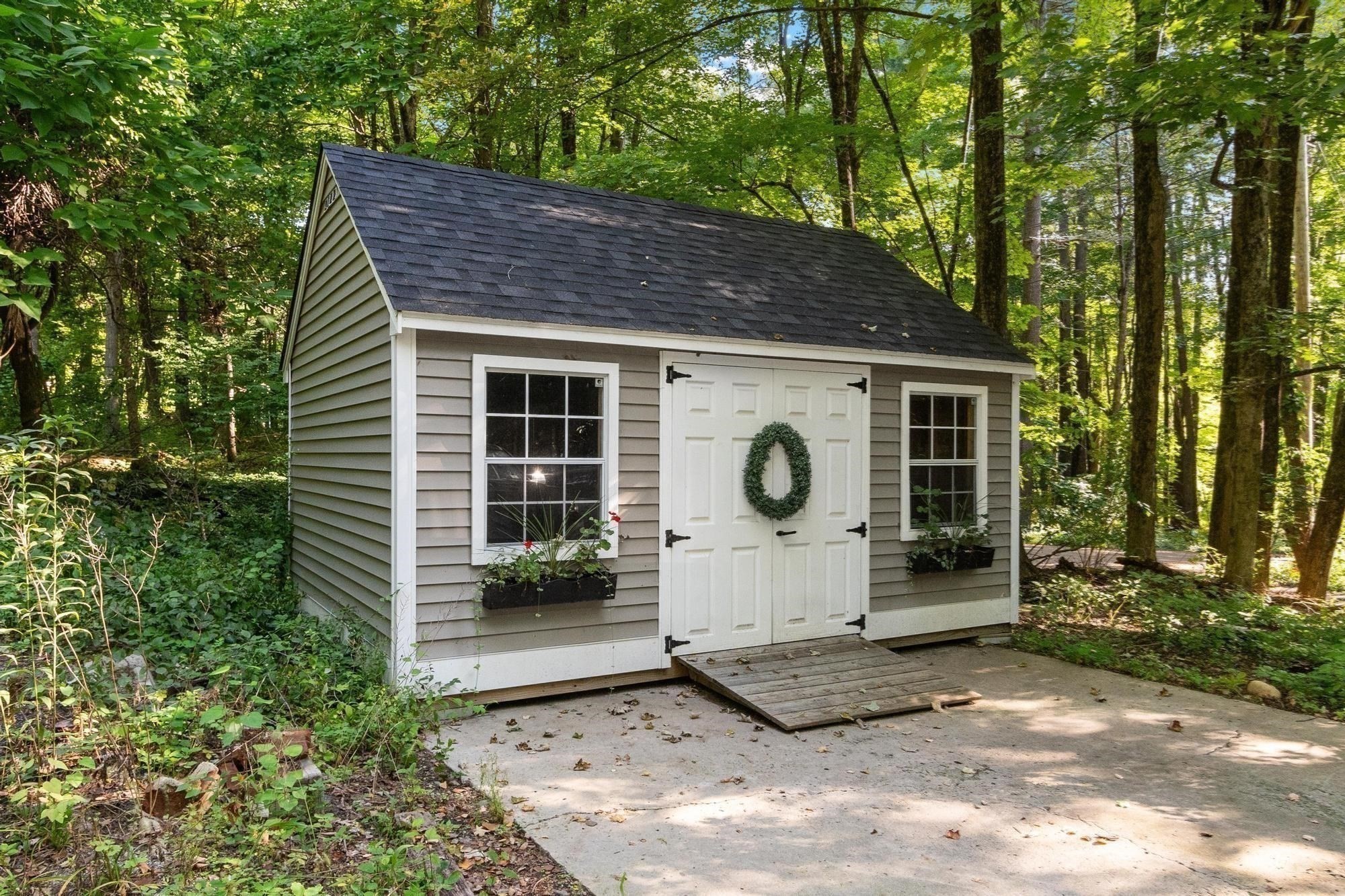 533 Lowell Rd