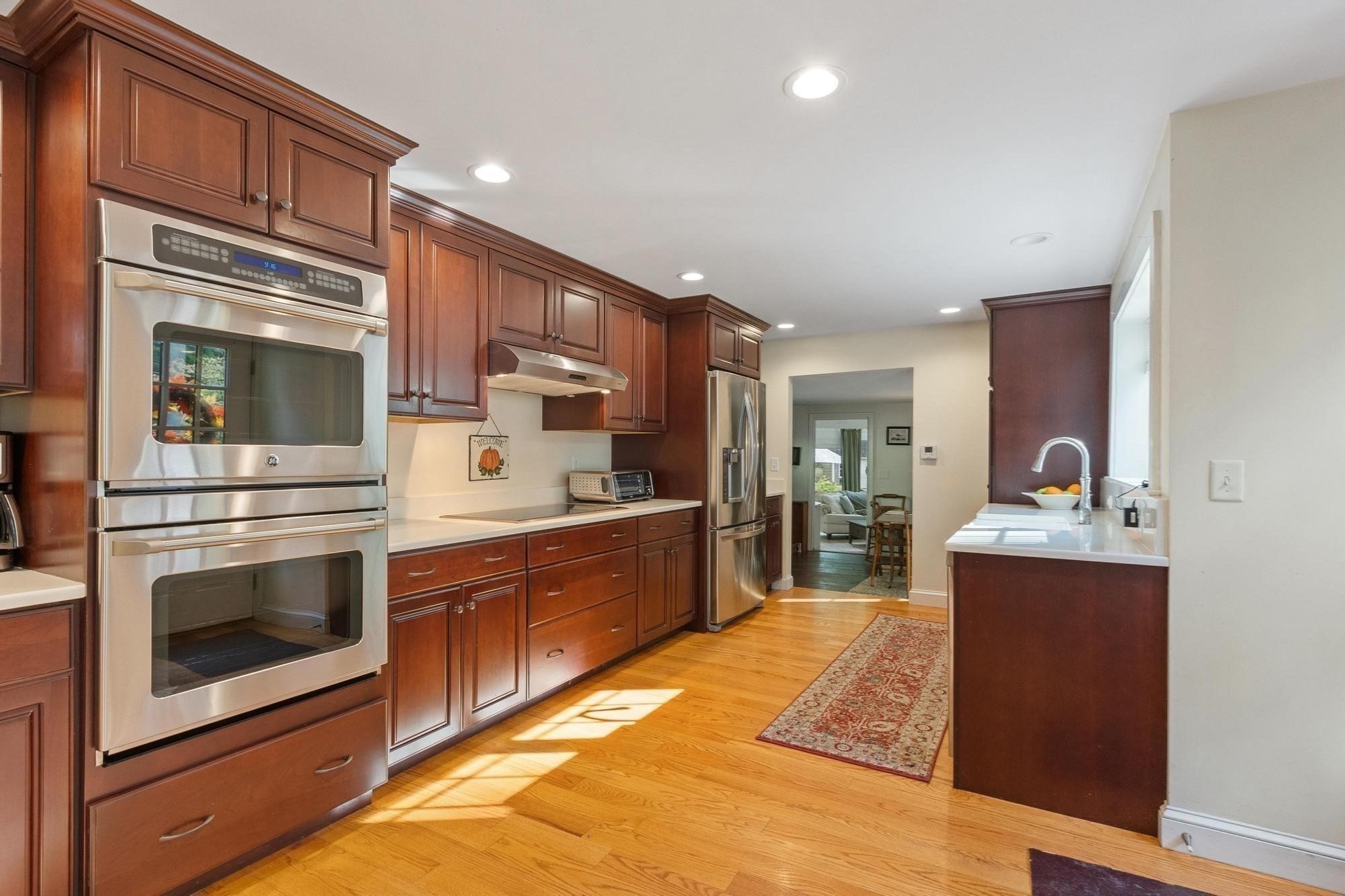 533 Lowell Rd
