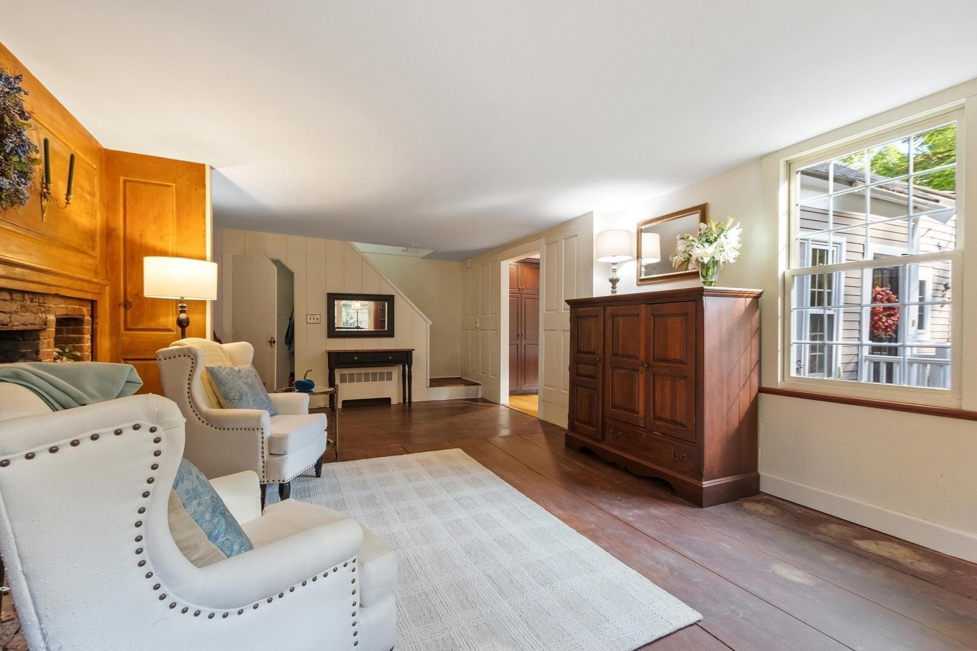 533 Lowell Rd