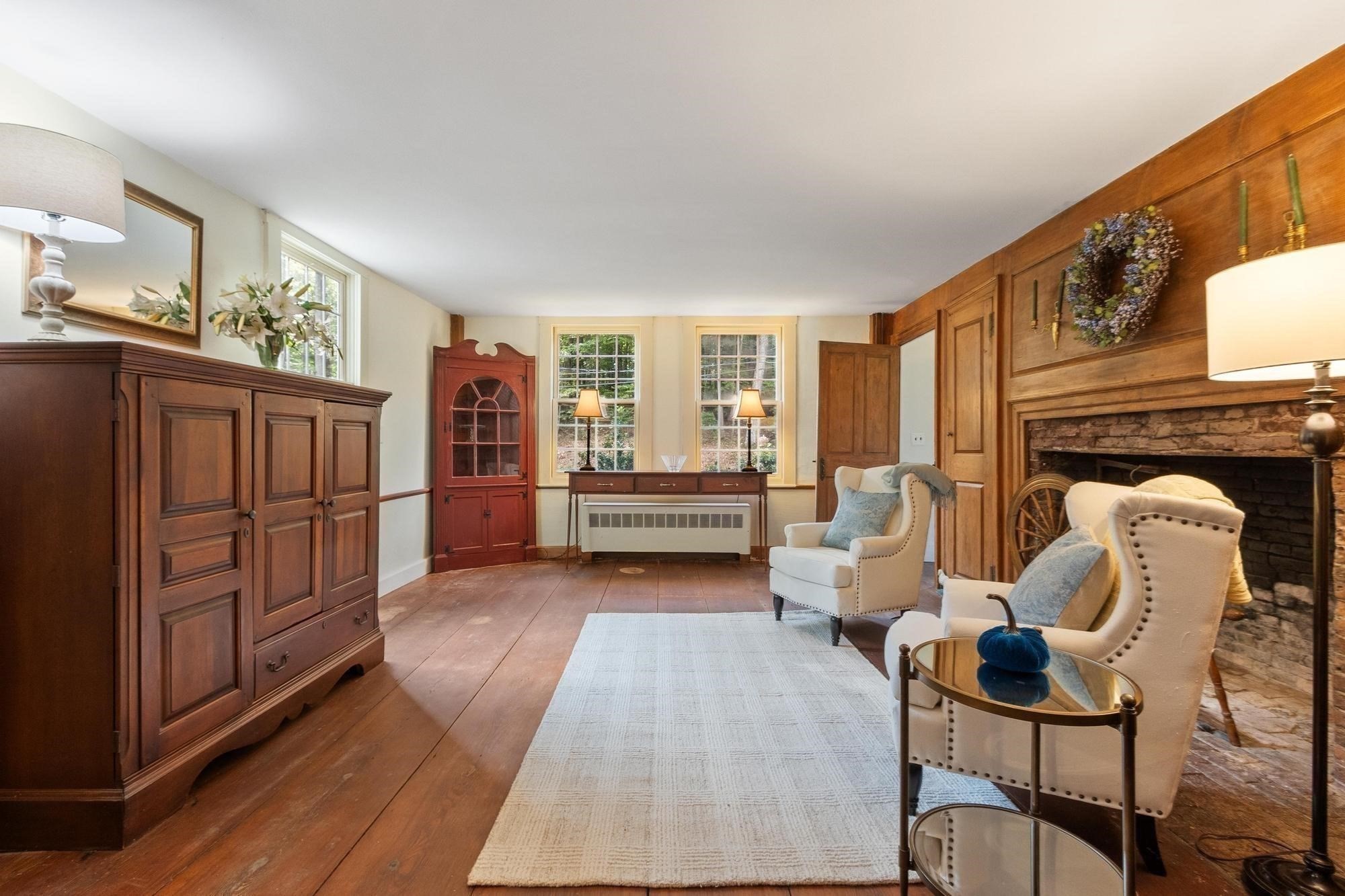 533 Lowell Rd