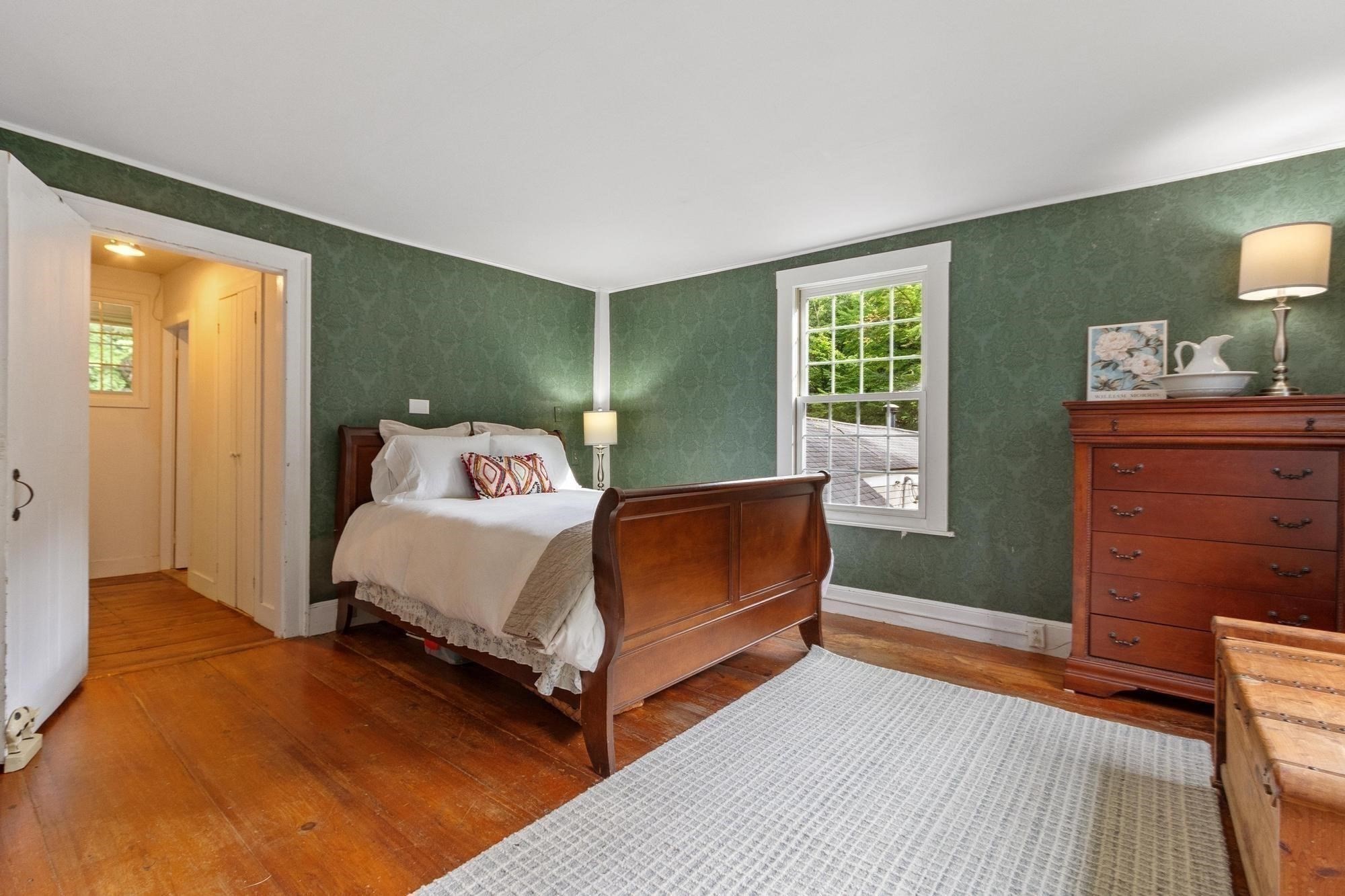 533 Lowell Rd