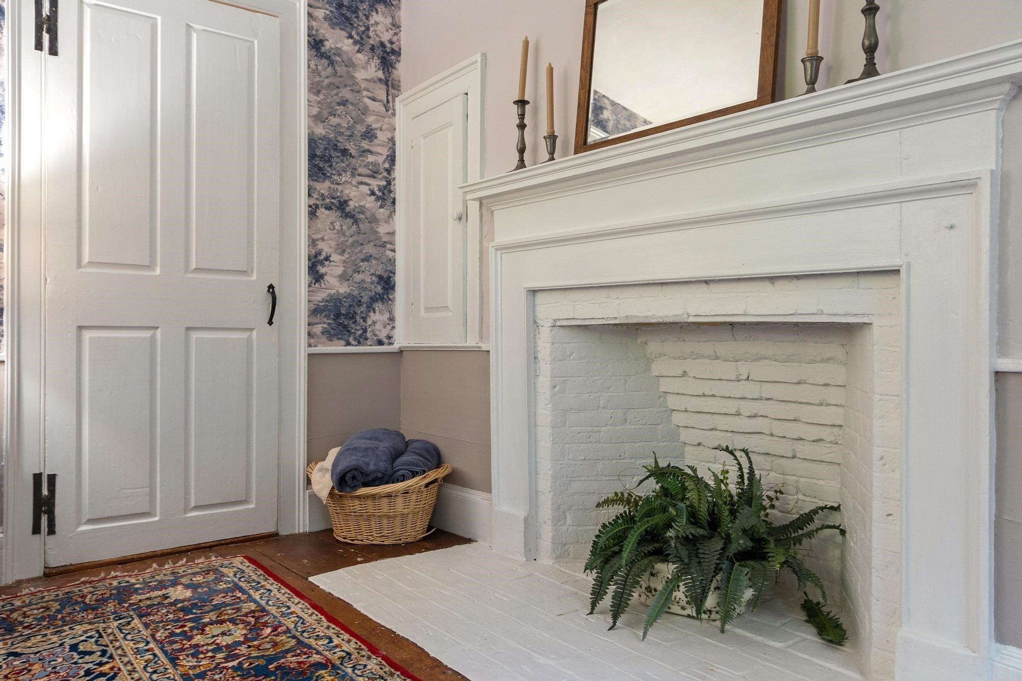 533 Lowell Rd