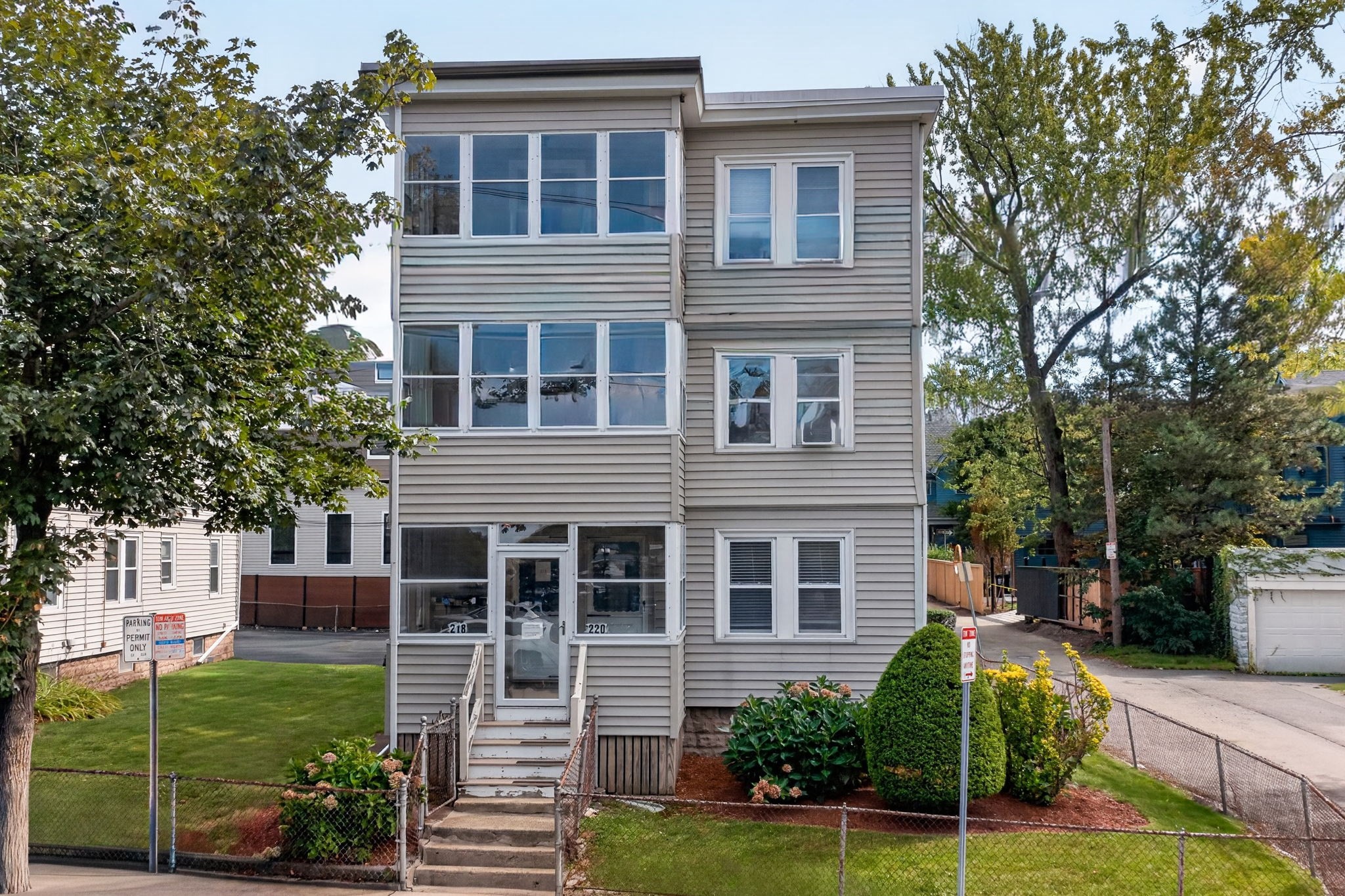 218-220 Walden St