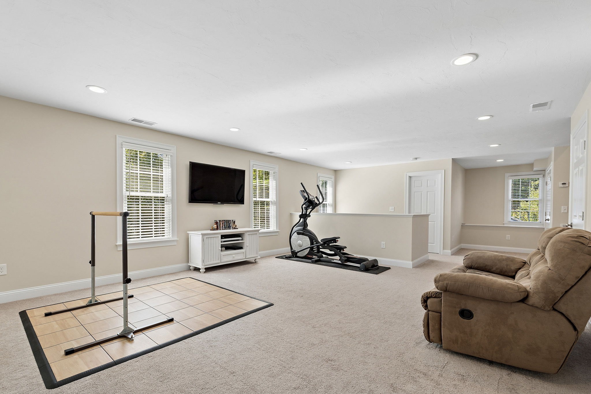 7 Sylvan Dr