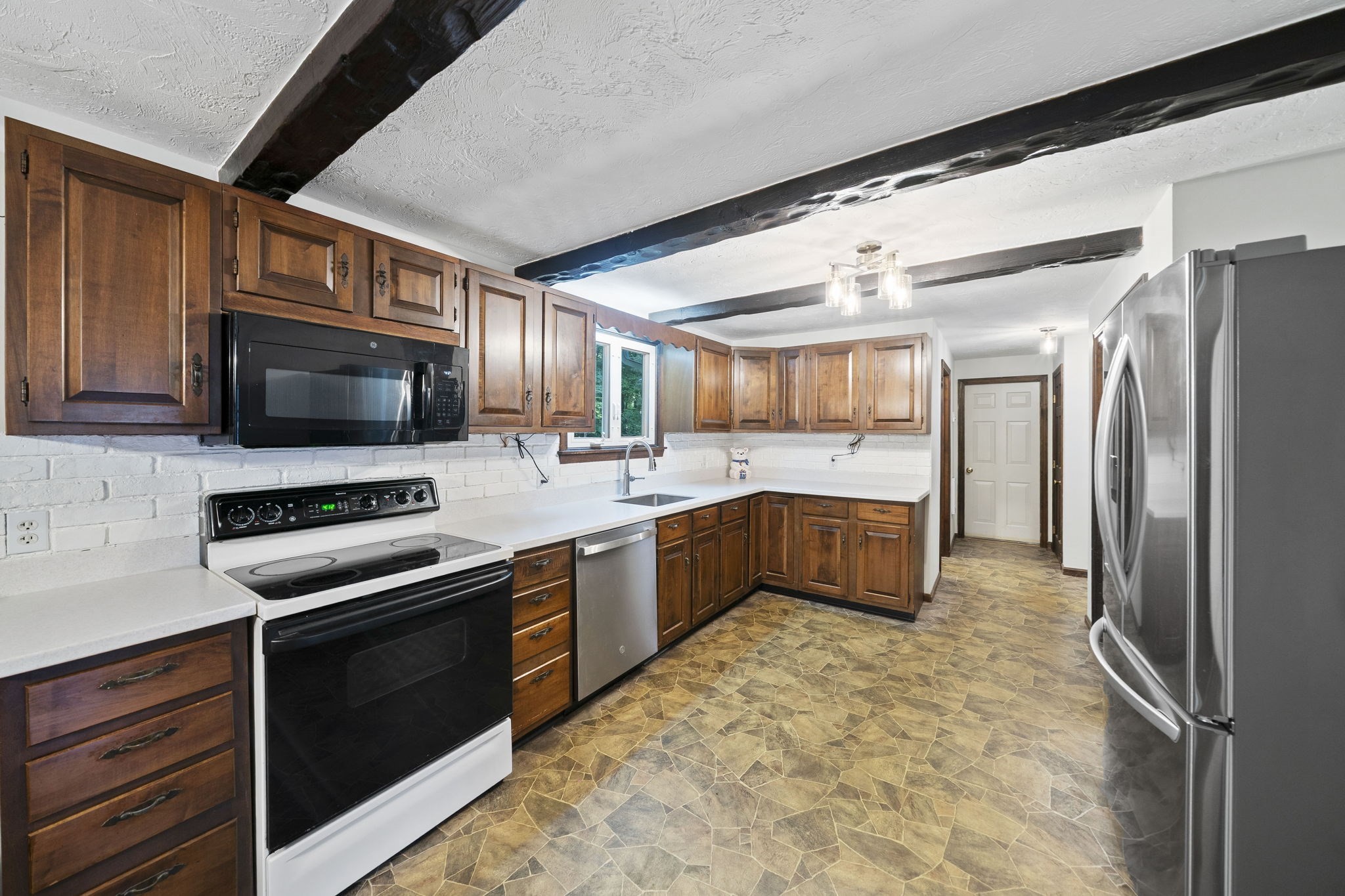 44 Pine Island Rd