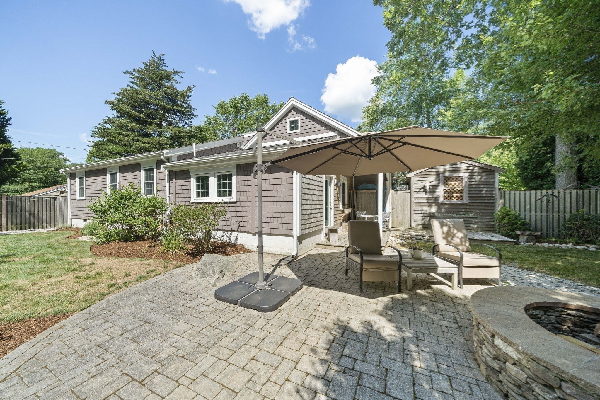 7 Elliot St
