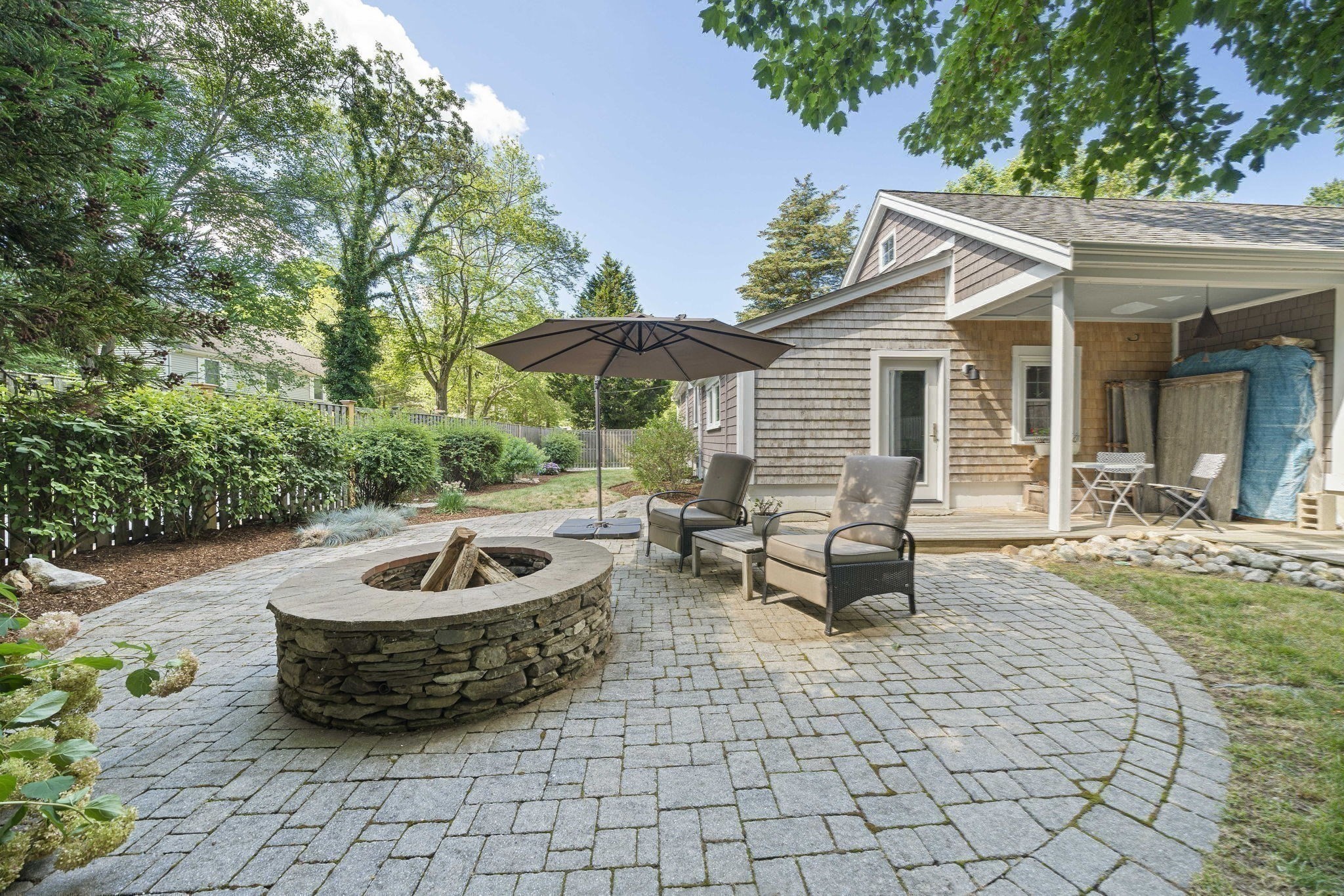 7 Elliot St
