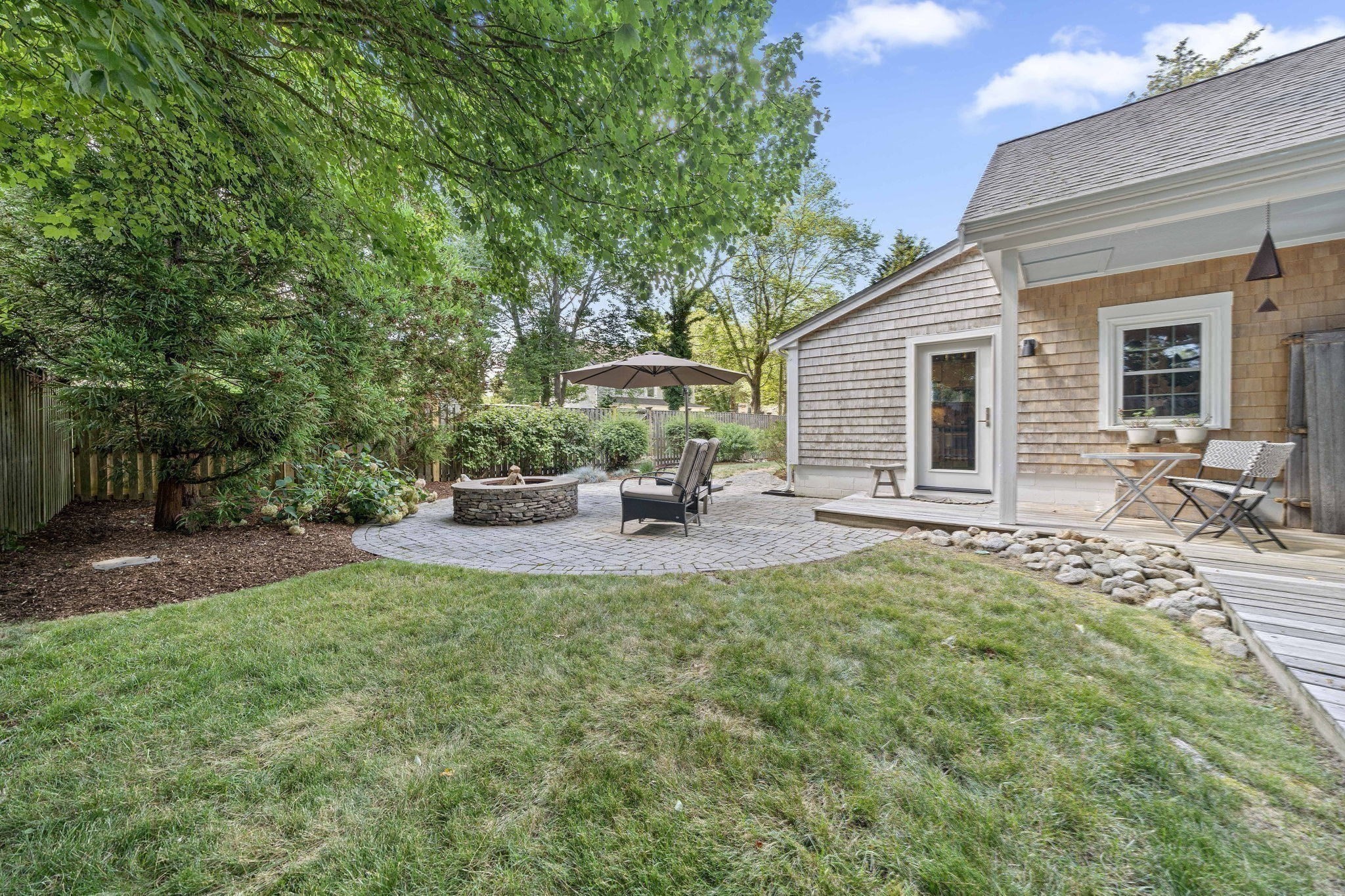 7 Elliot St