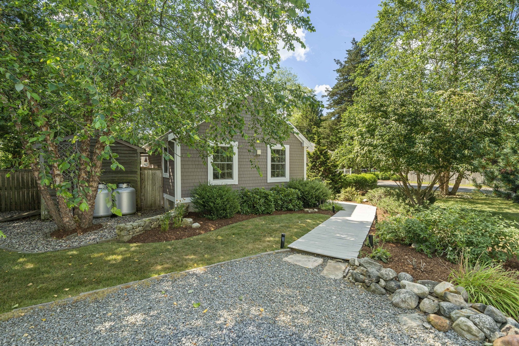 7 Elliot St