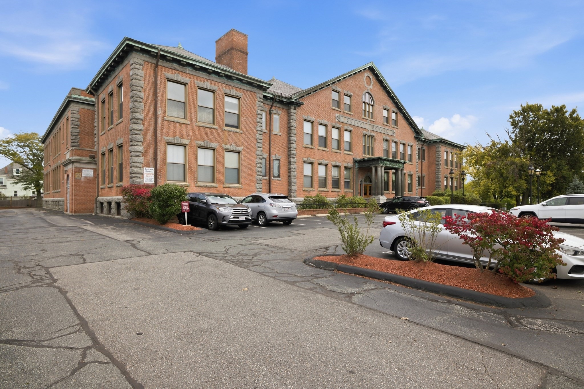 94 Newbury Ave # 402