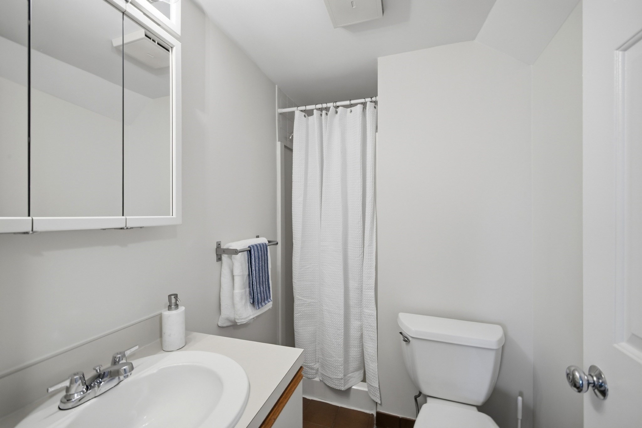 94 Newbury Ave # 402