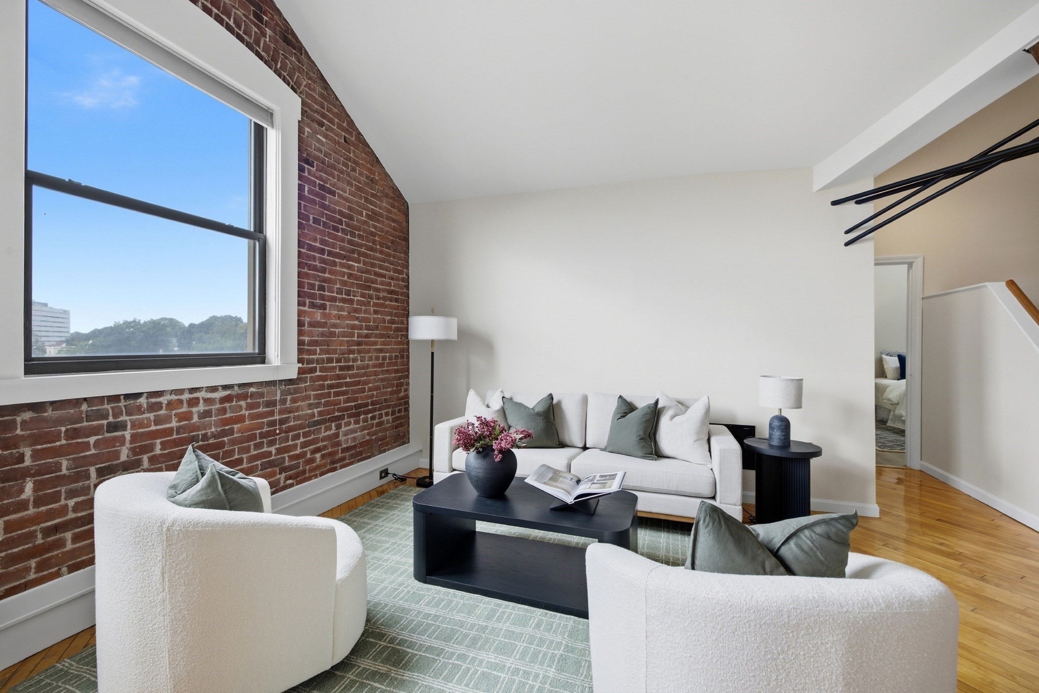 94 Newbury Ave # 402