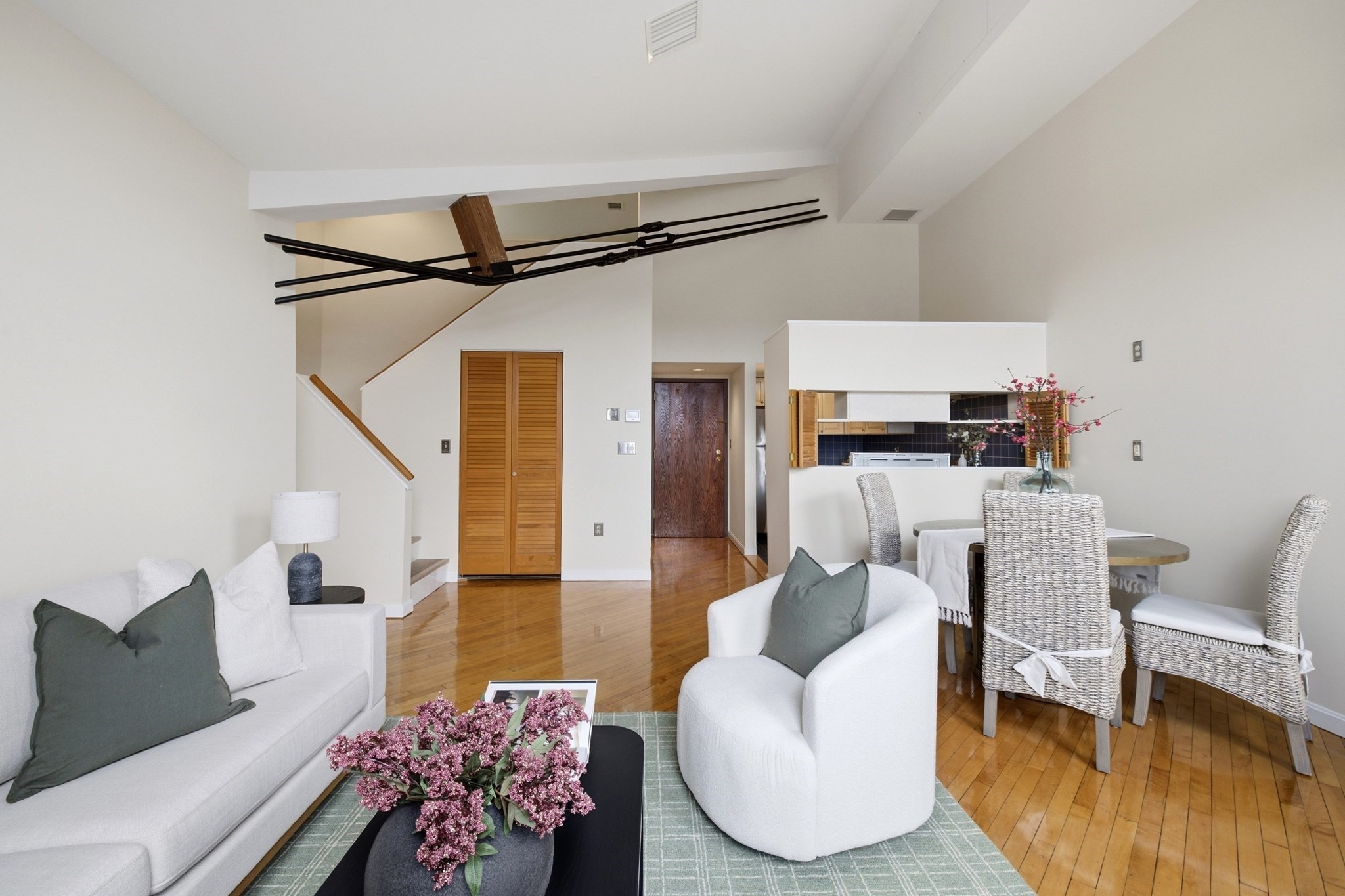 94 Newbury Ave # 402