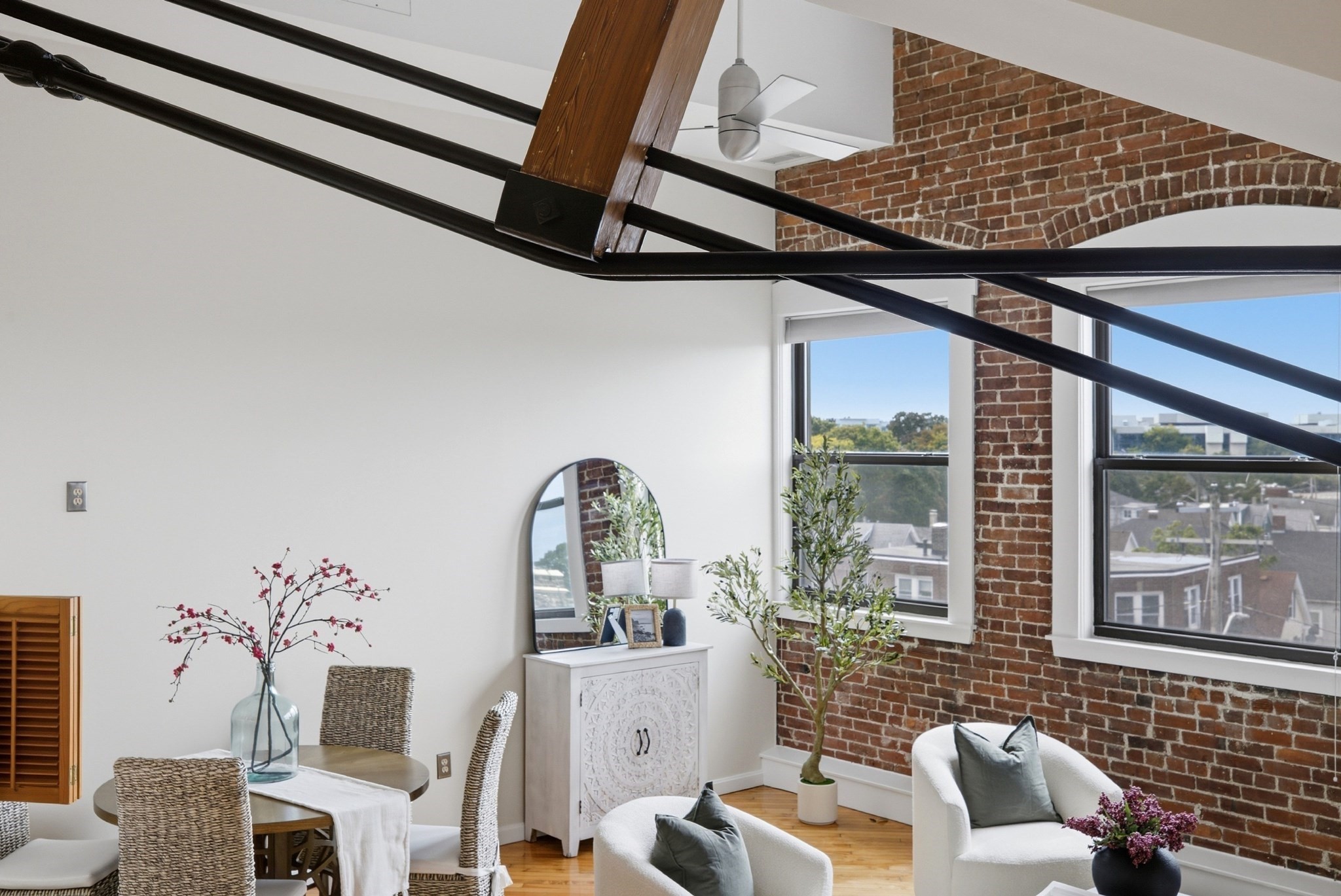 94 Newbury Ave # 402