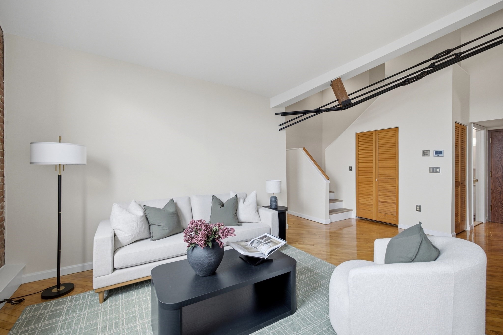 94 Newbury Ave # 402
