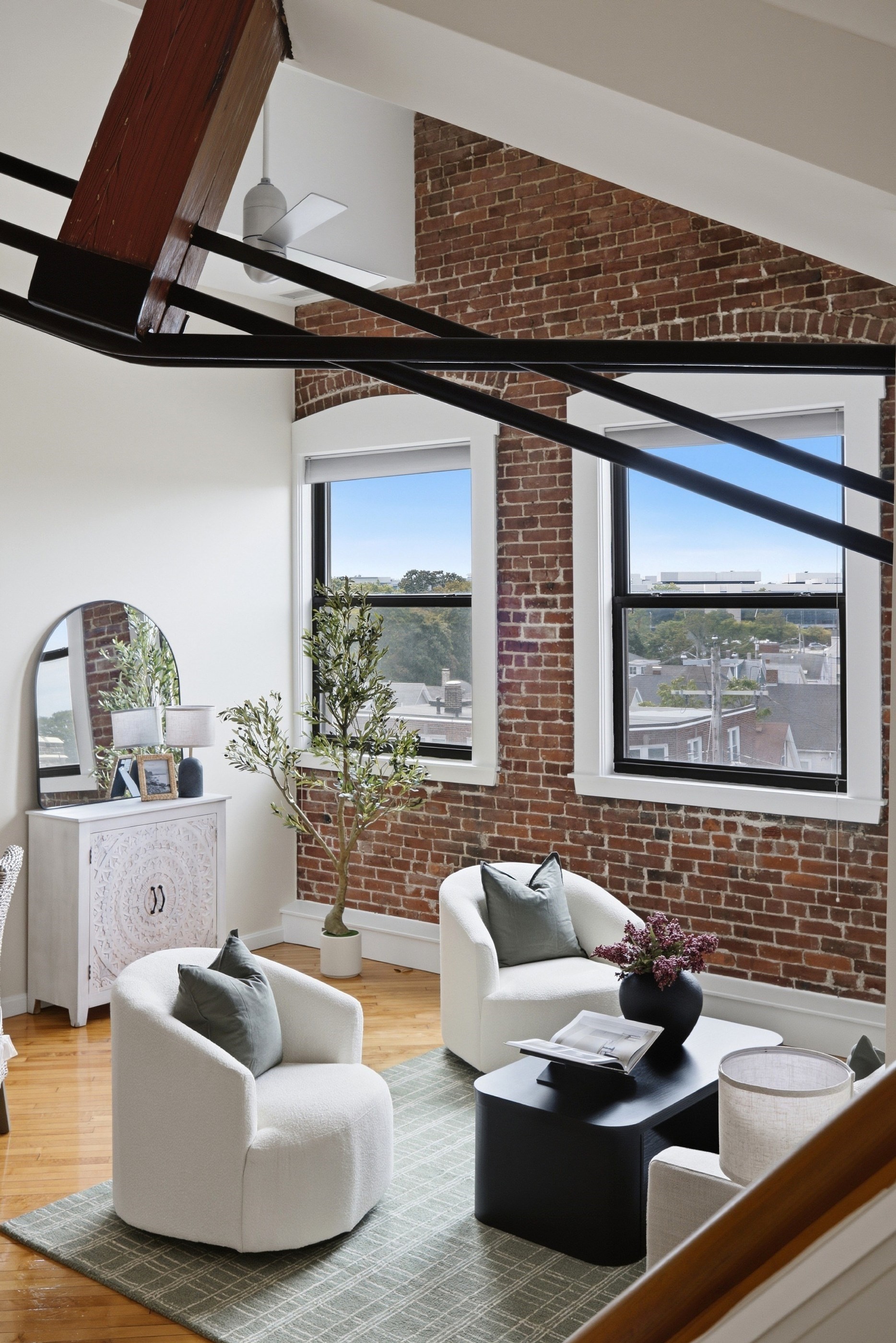 94 Newbury Ave # 402