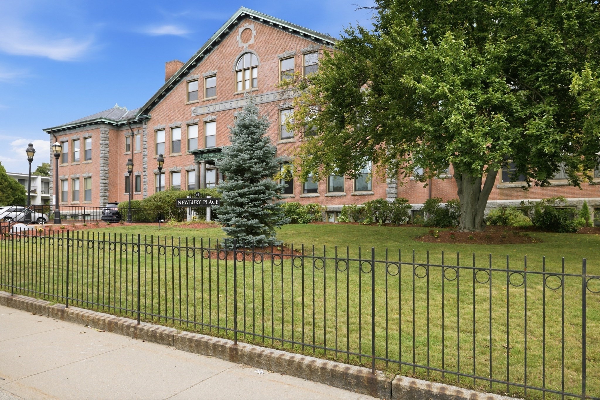 94 Newbury Ave # 402