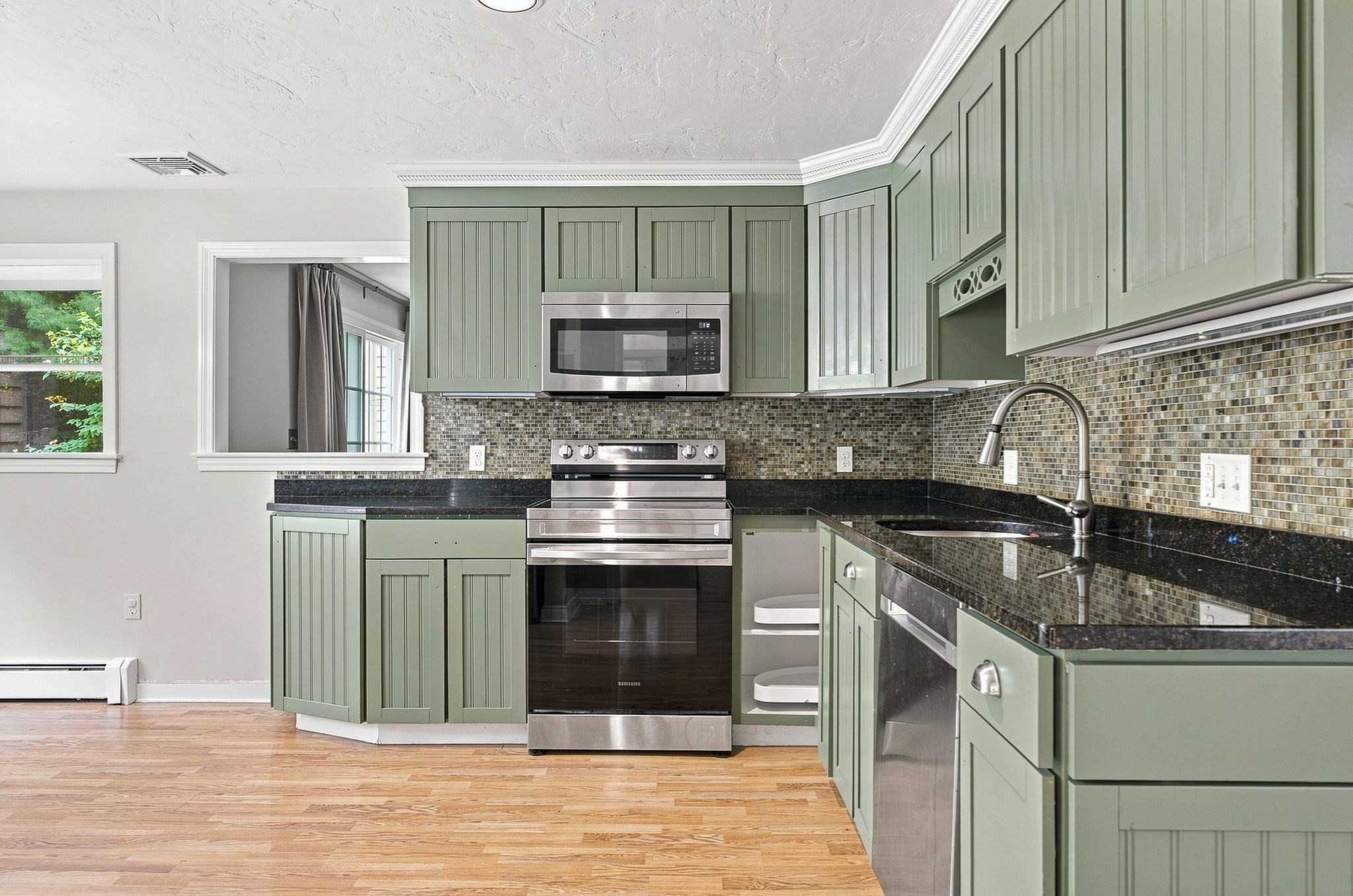 76 Carroll Dr