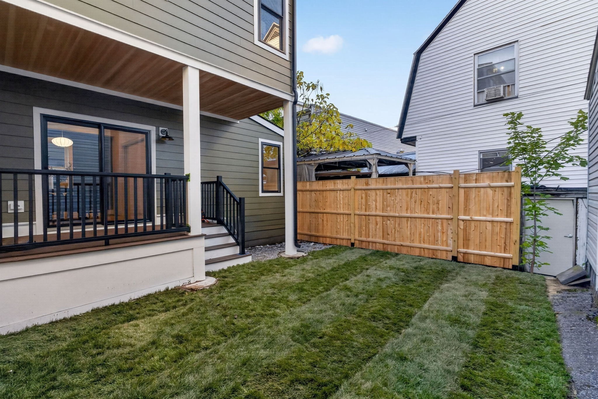 3 Fairlee St
