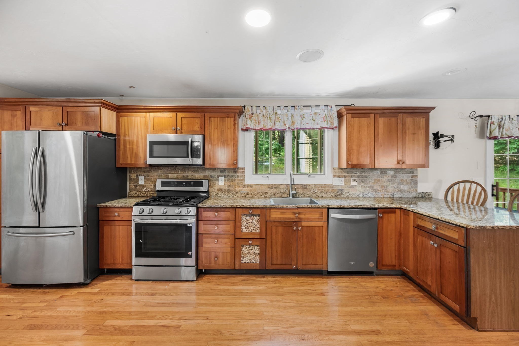 101 Schoolhouse Ln