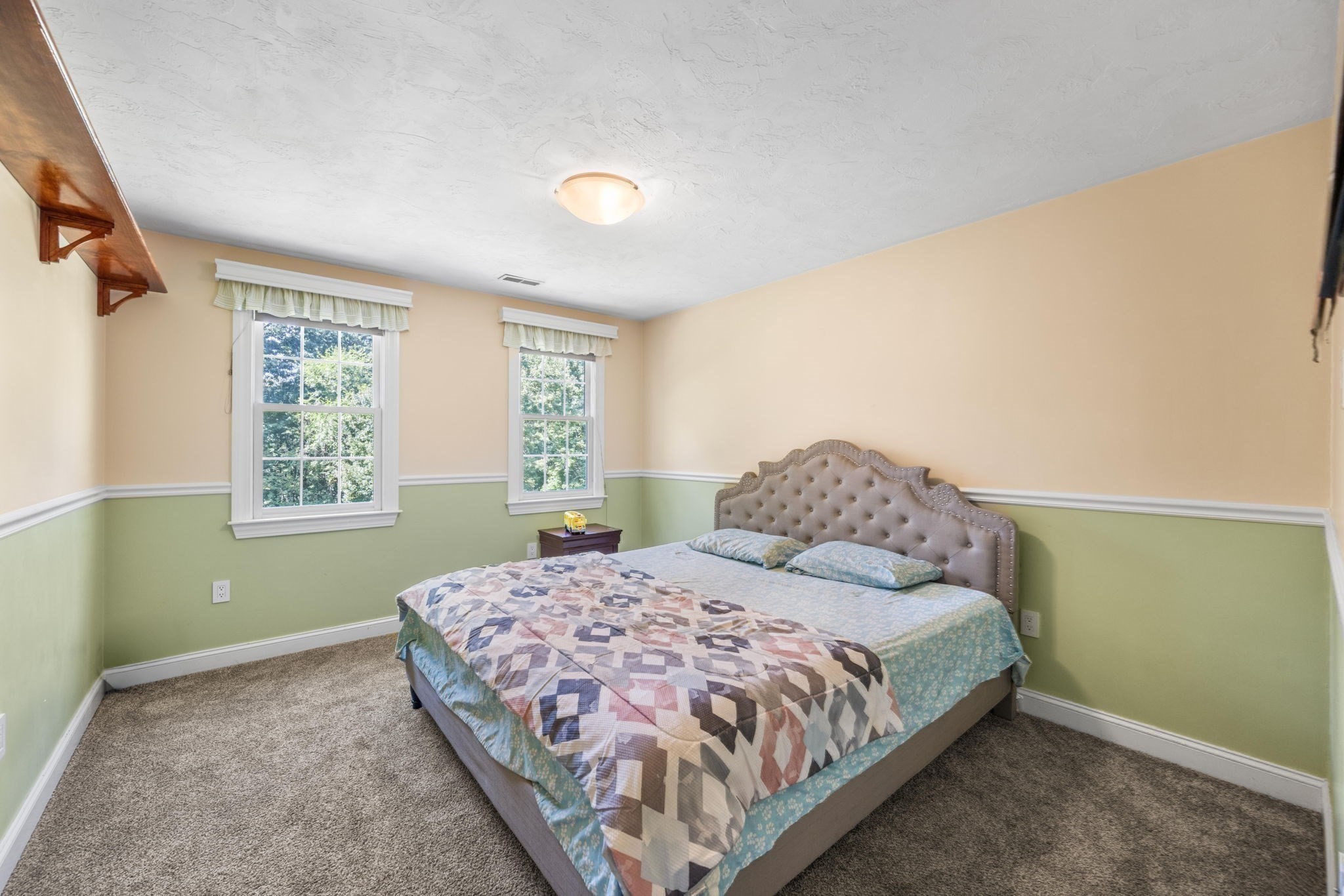 101 Schoolhouse Ln