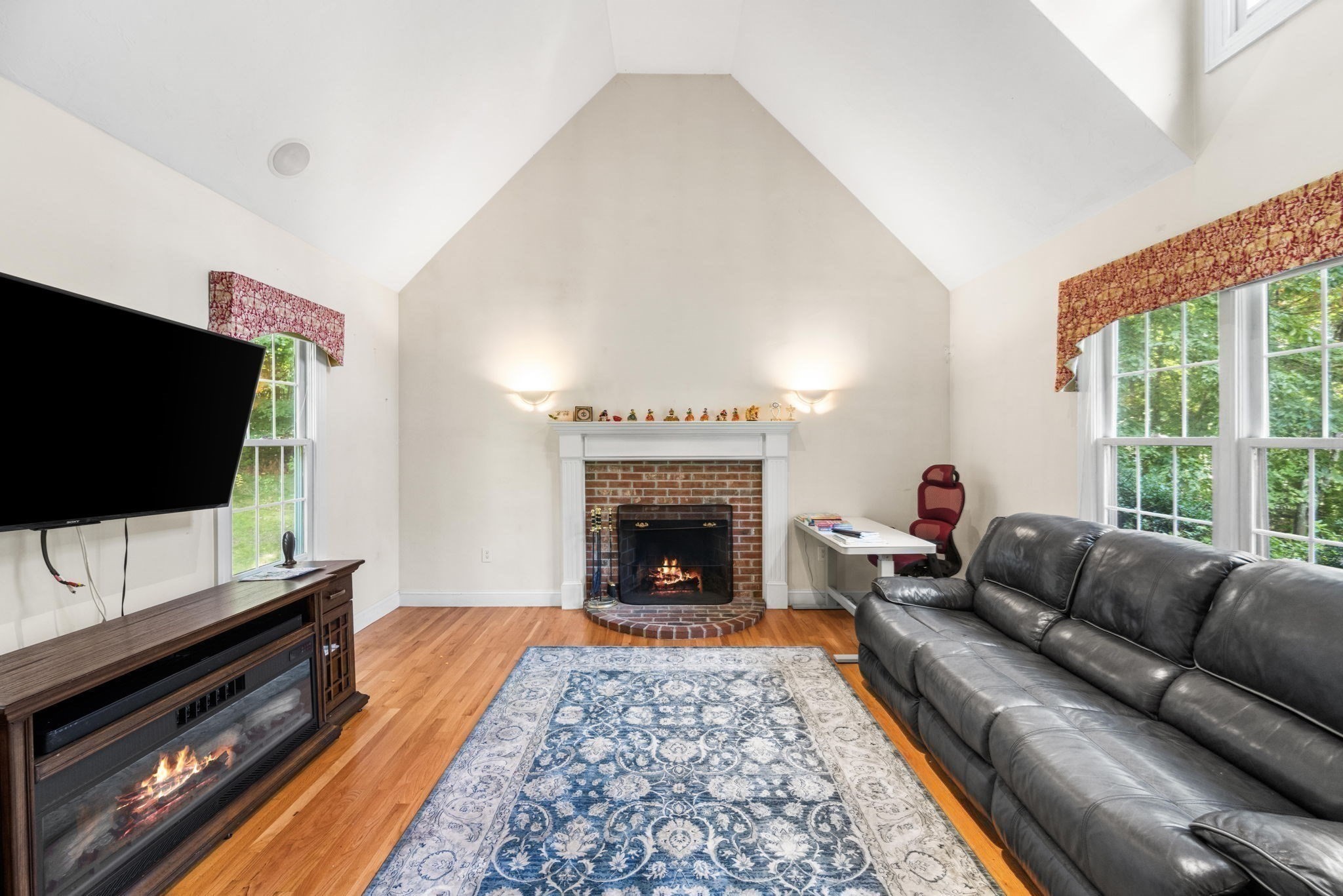101 Schoolhouse Ln