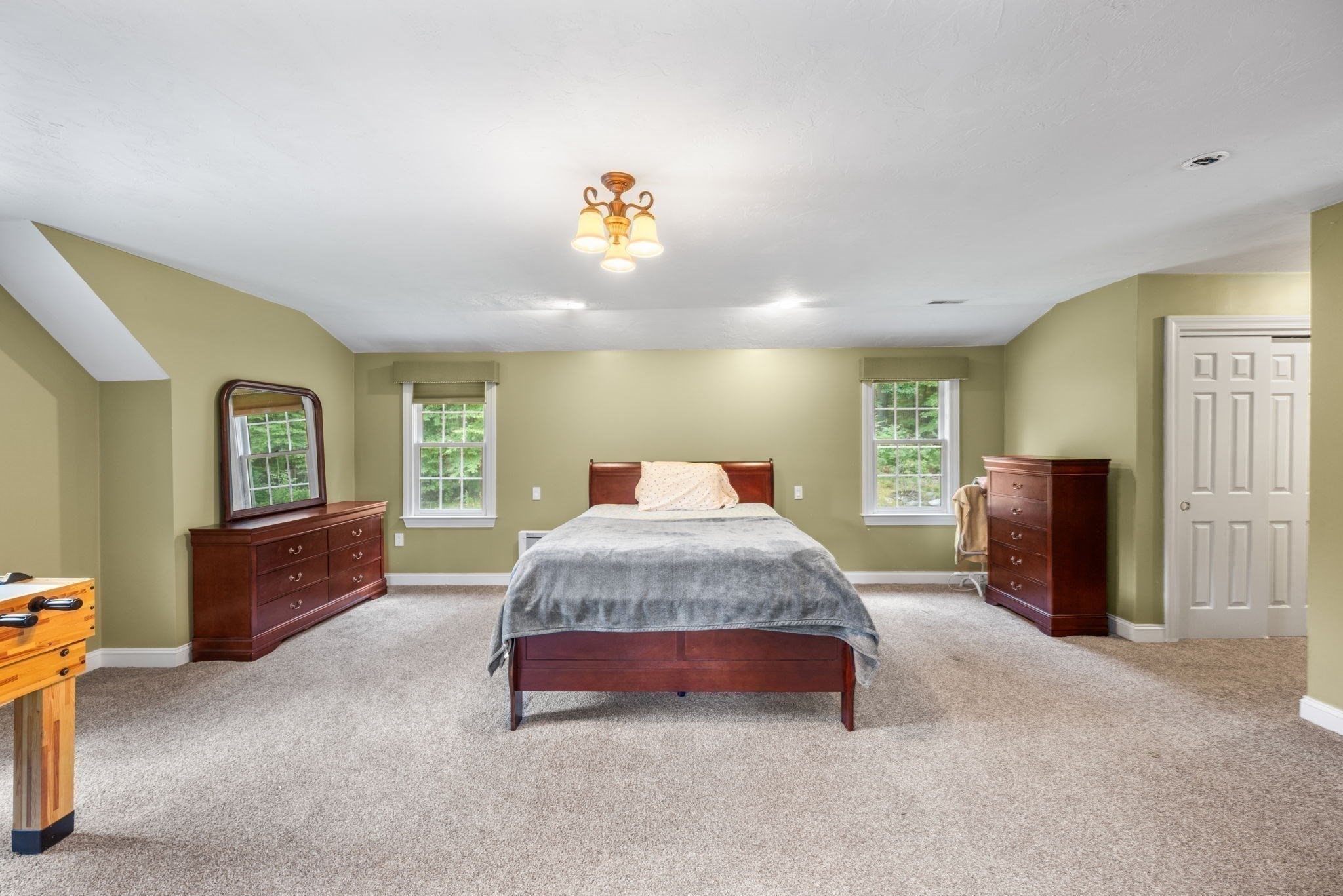 101 Schoolhouse Ln