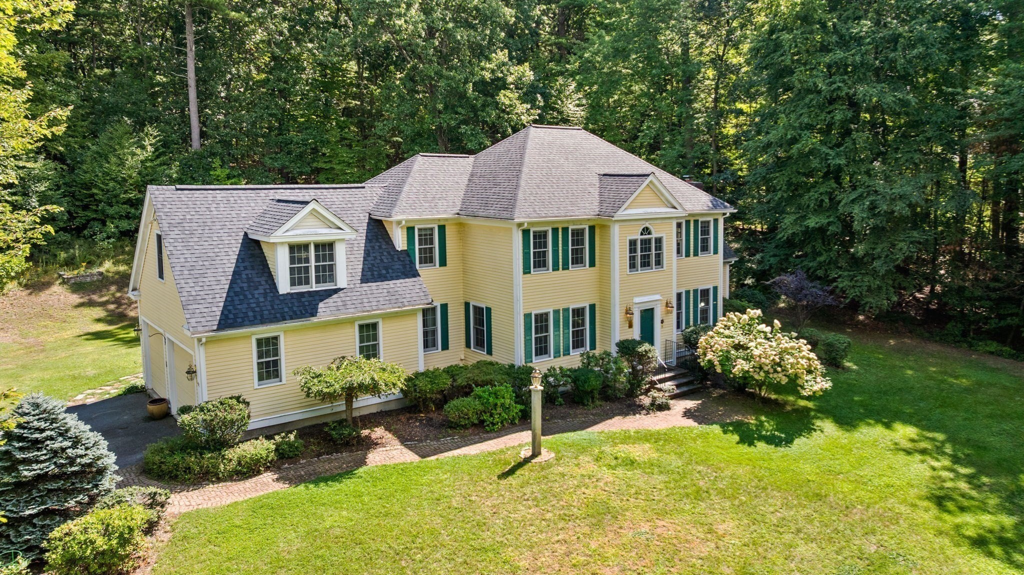 101 Schoolhouse Ln