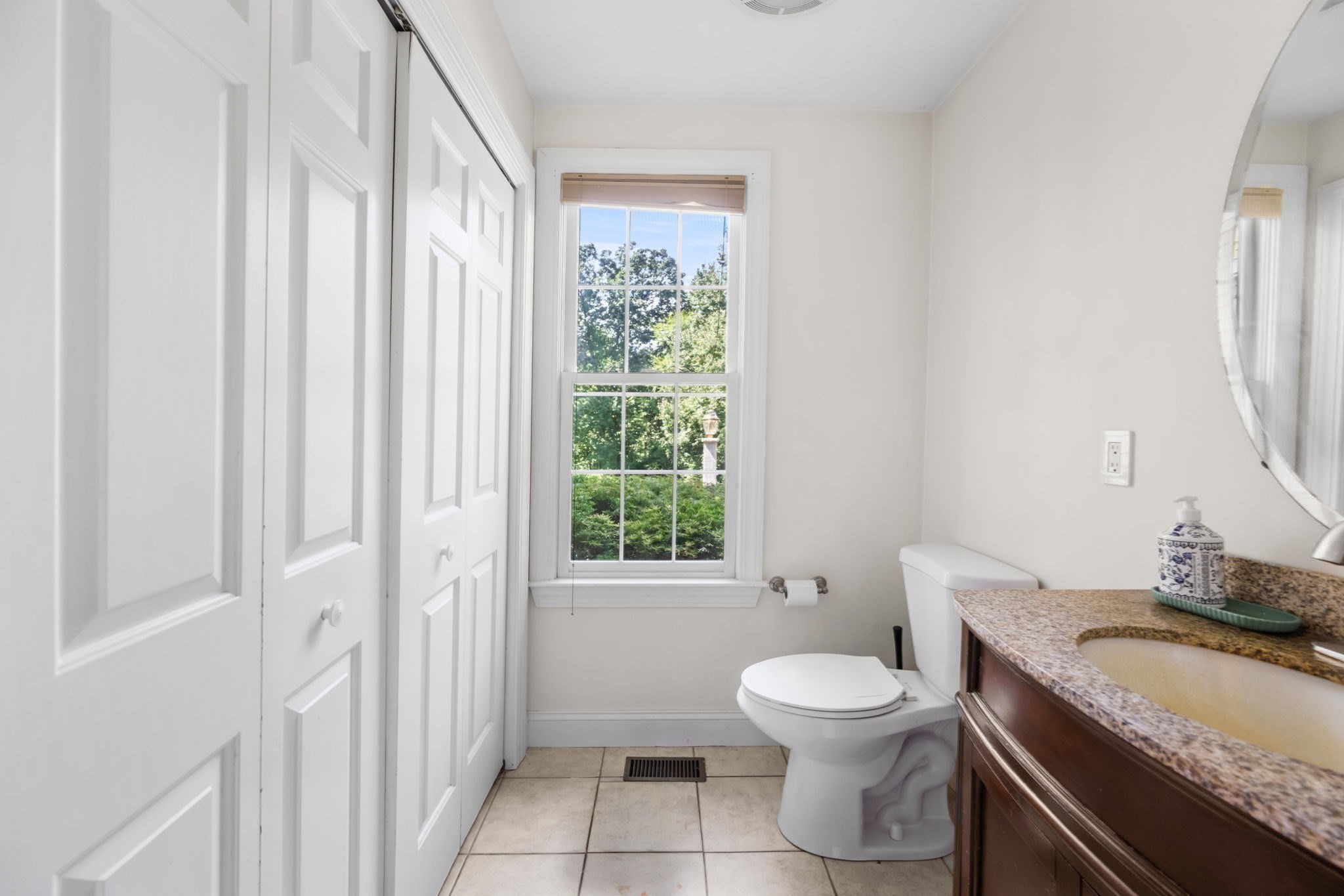 101 Schoolhouse Ln
