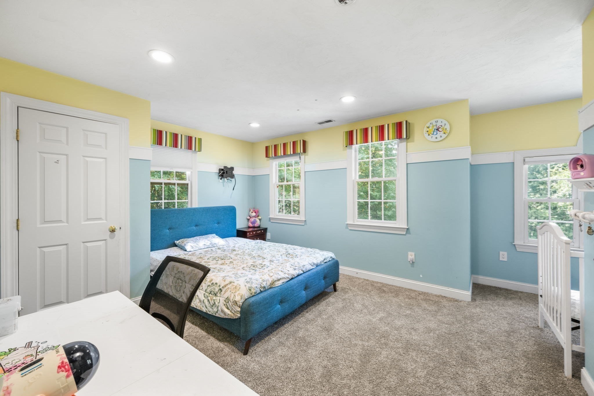 101 Schoolhouse Ln