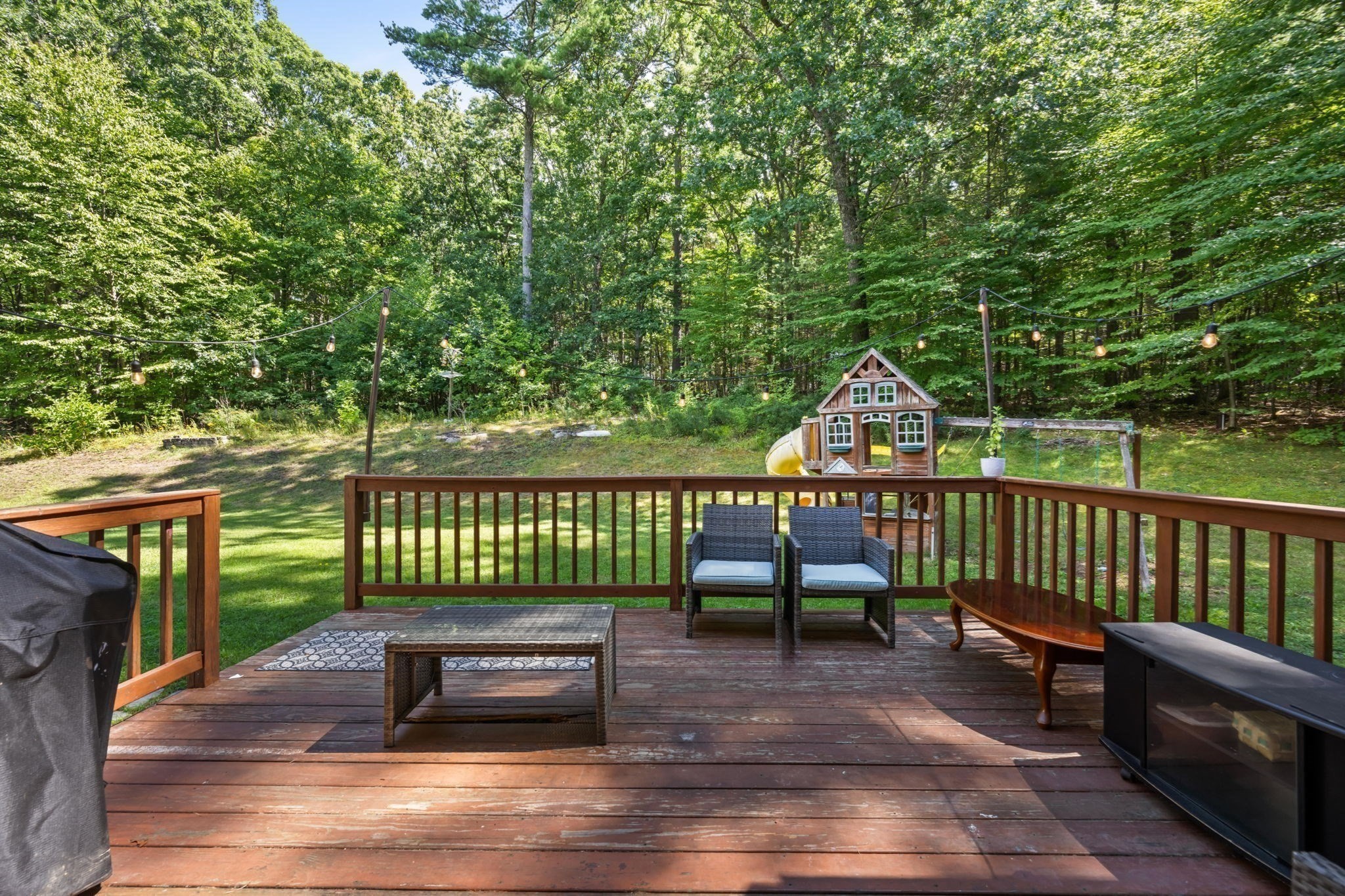 101 Schoolhouse Ln